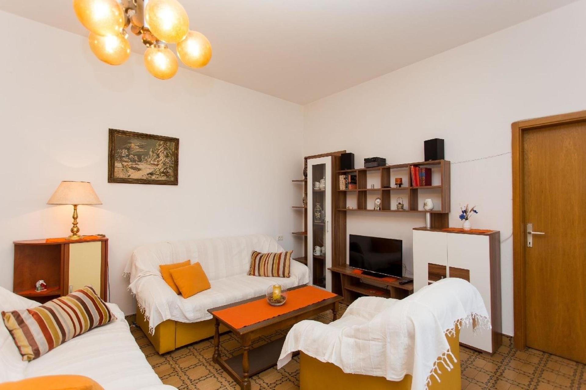 Strandnahe Ferienwohnung Jure Mit Großer Terrasse