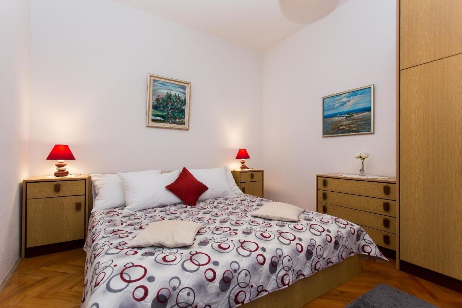 Strandnahe Ferienwohnung Jure Mit Großer Terrasse