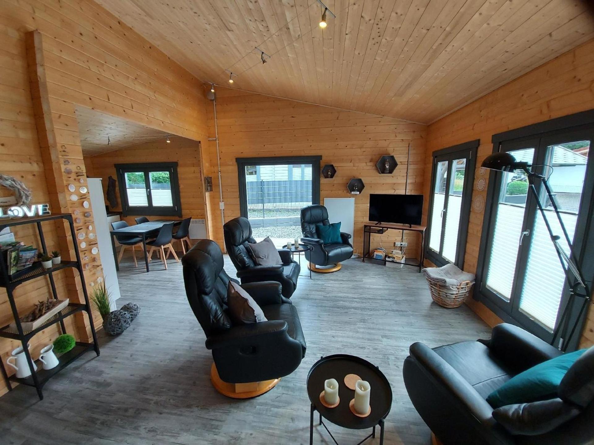 Ferienhaus Holzhaus Blockbohlenhaus BARBARA zur Alleinnutzung für bis zu 4 Personen