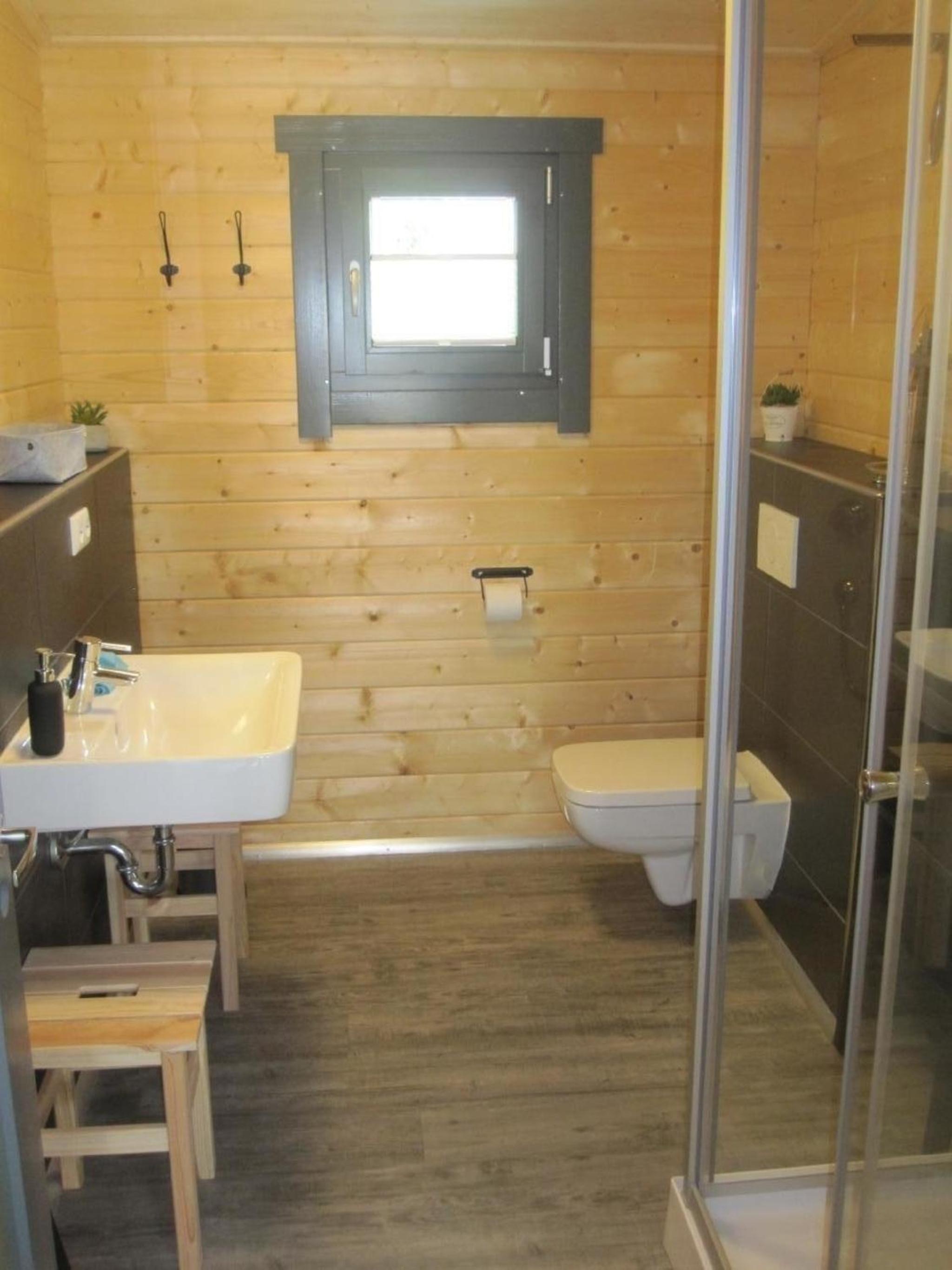 Ferienhaus Holzhaus Blockbohlenhaus BARBARA zur Alleinnutzung für bis zu 4 Personen