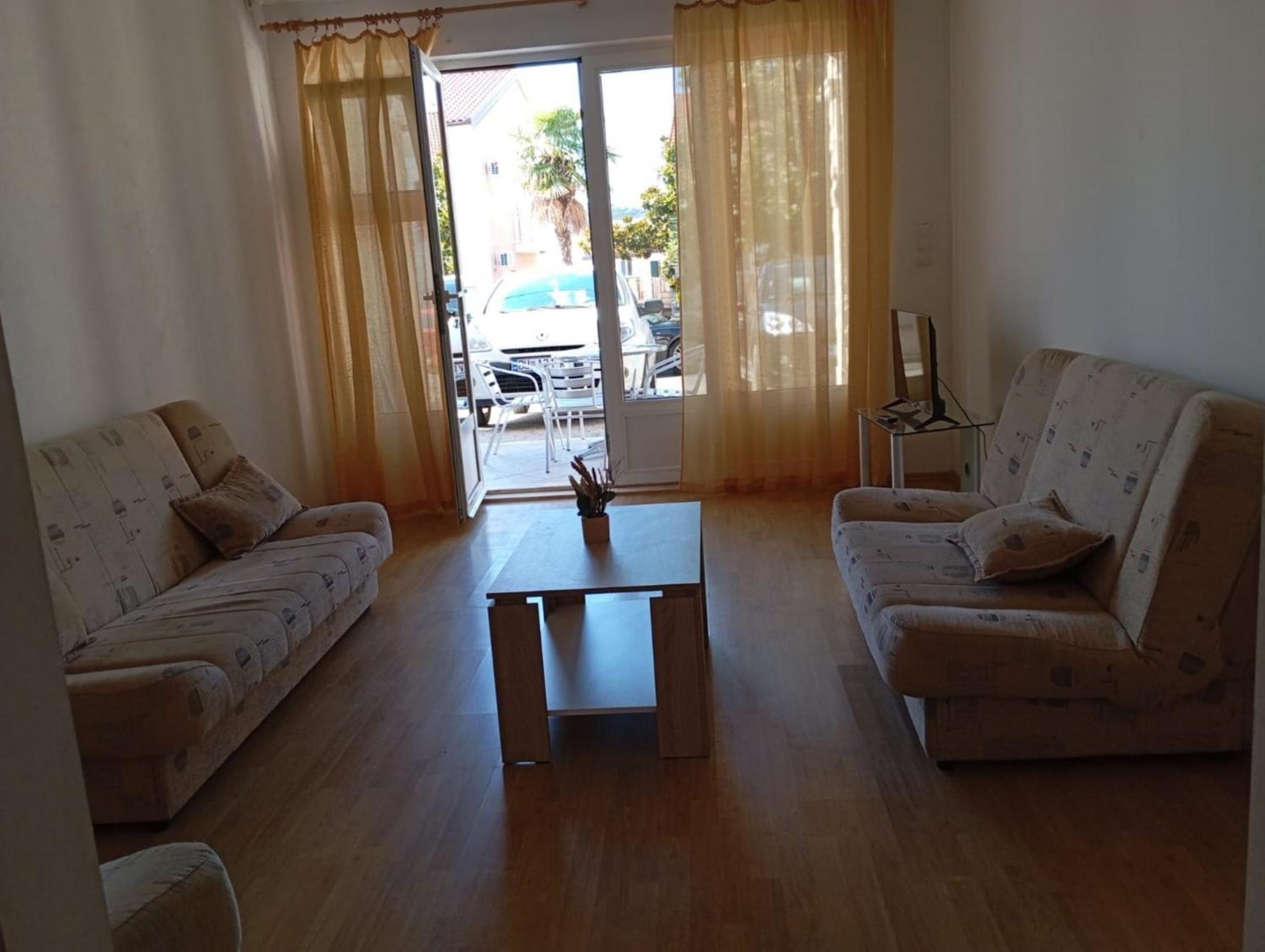 Apartments Šutalo