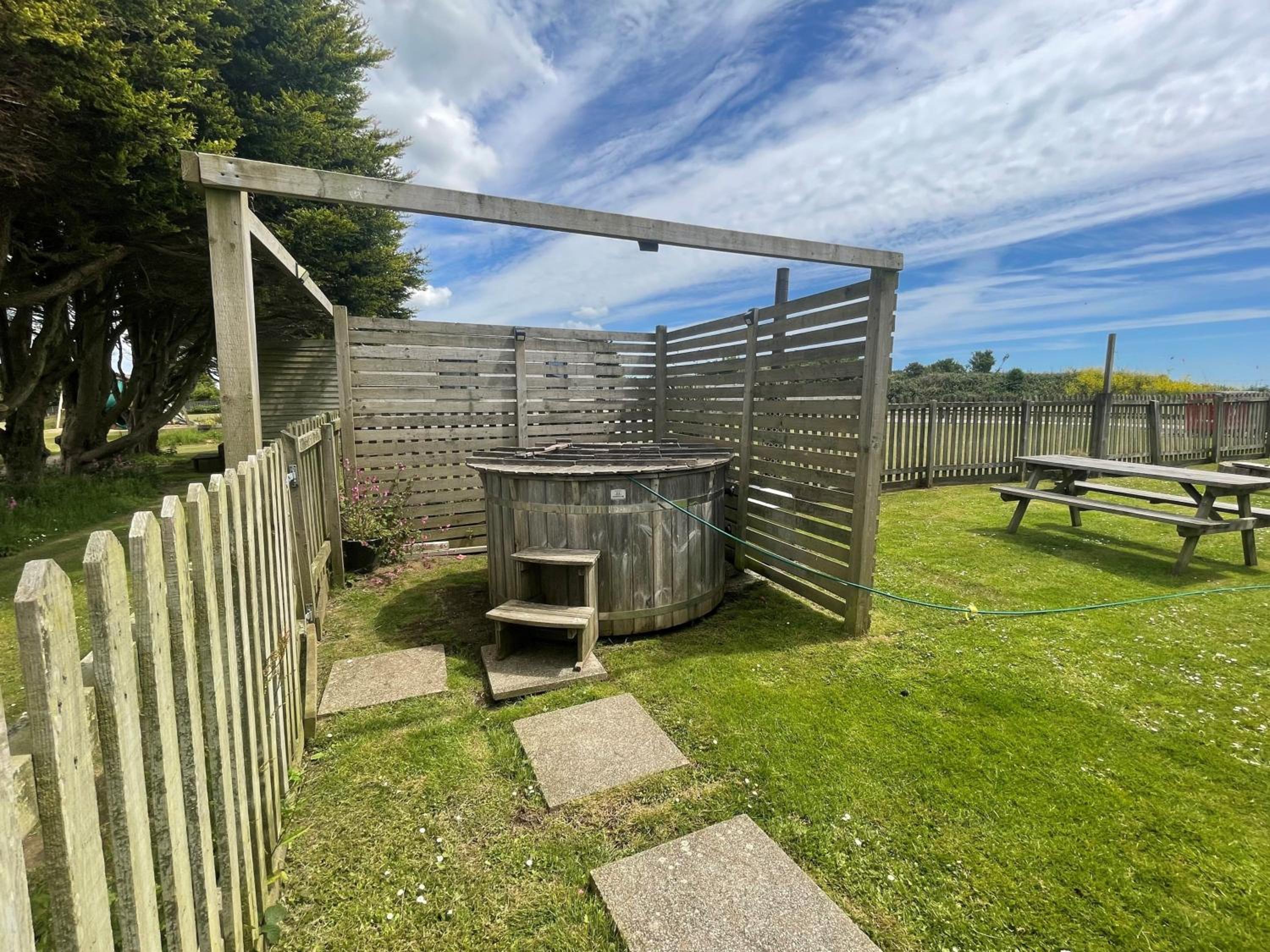 Wheal Francis - Hot Tub - Accessible Bungalow - Free Wi-Fi - Parking view 2
