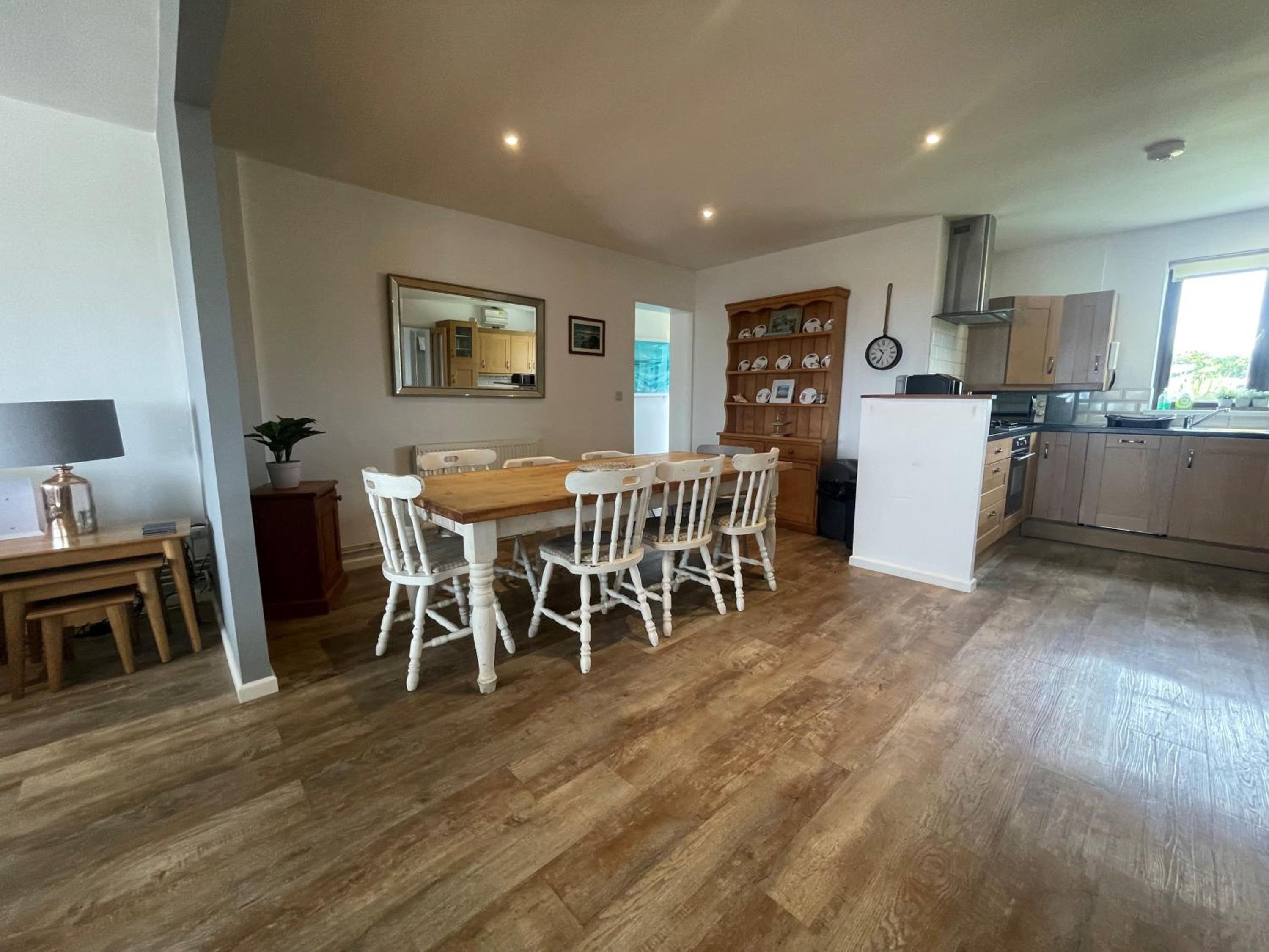 Wheal Francis - Hot Tub - Accessible Bungalow - Free Wi-Fi - Parking view 5