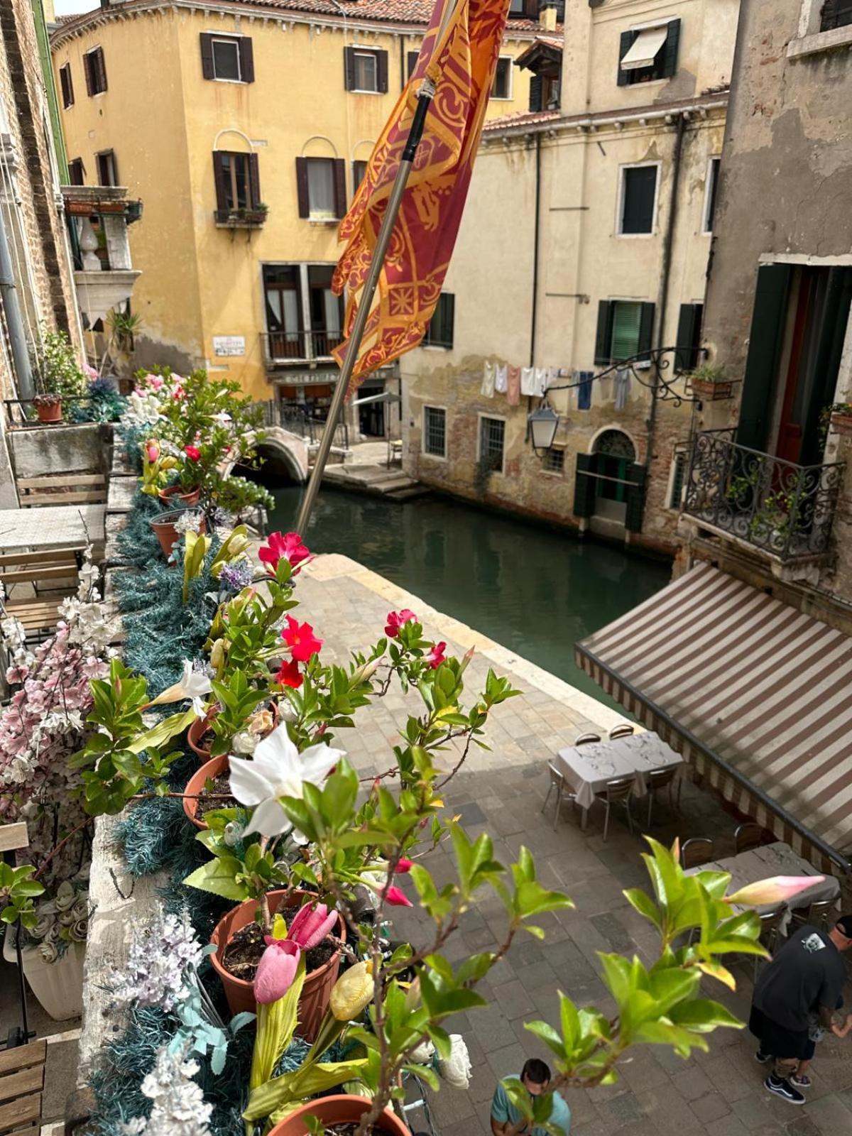 Dimora Al Doge Beato Canal View photo 2