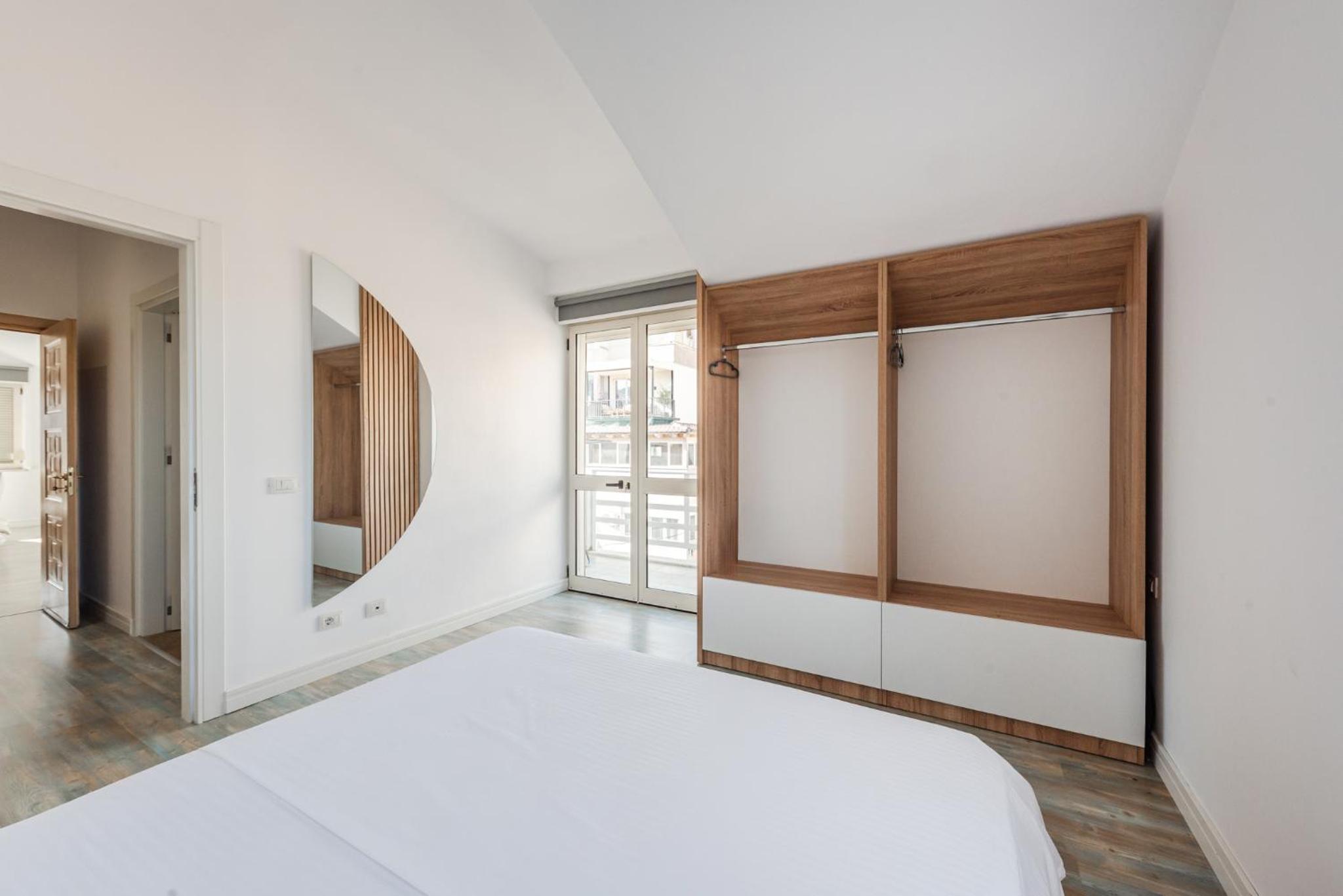 Lucas Lake View Penthouse