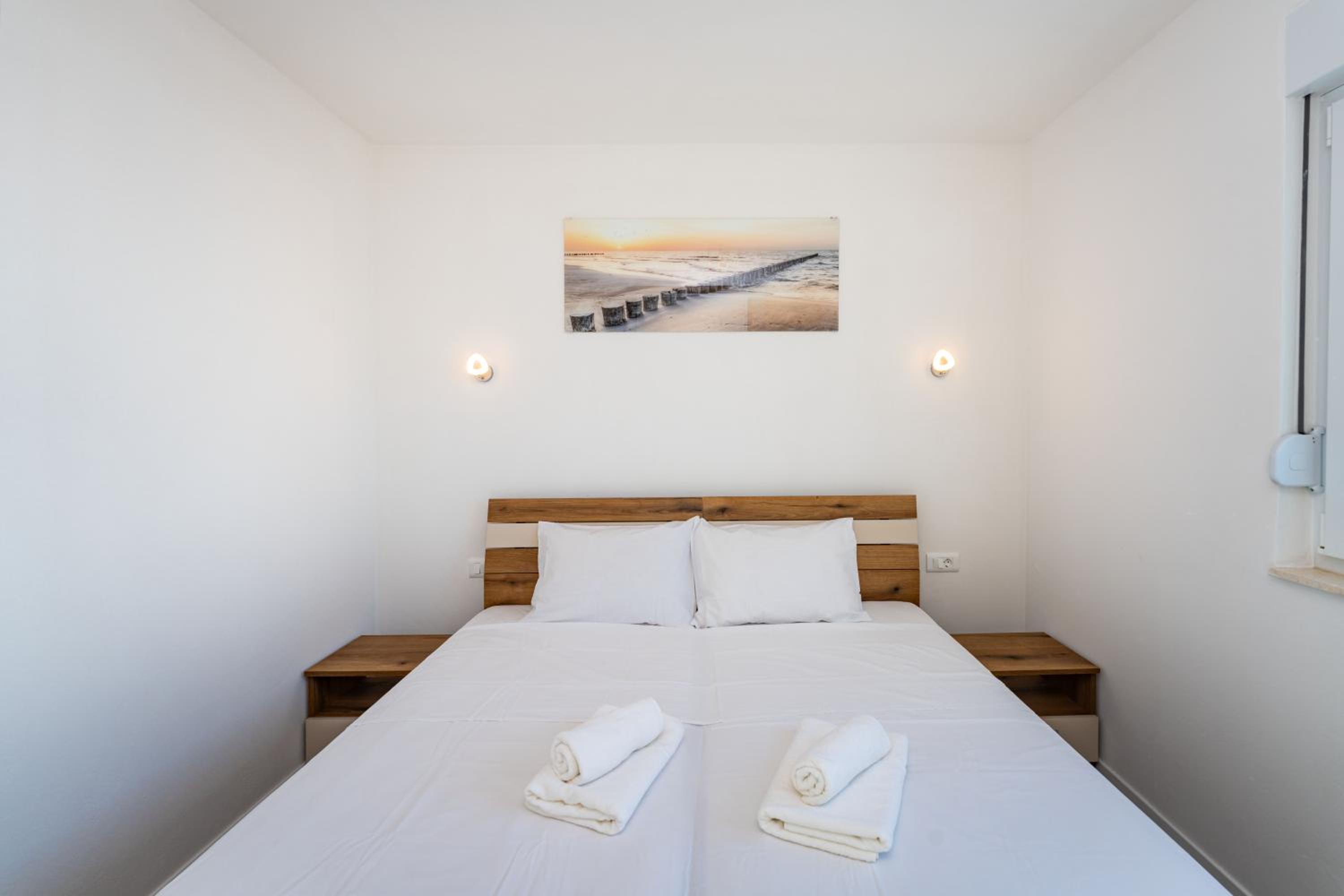 LUXURY BEACHFRONT PARADISE Vir