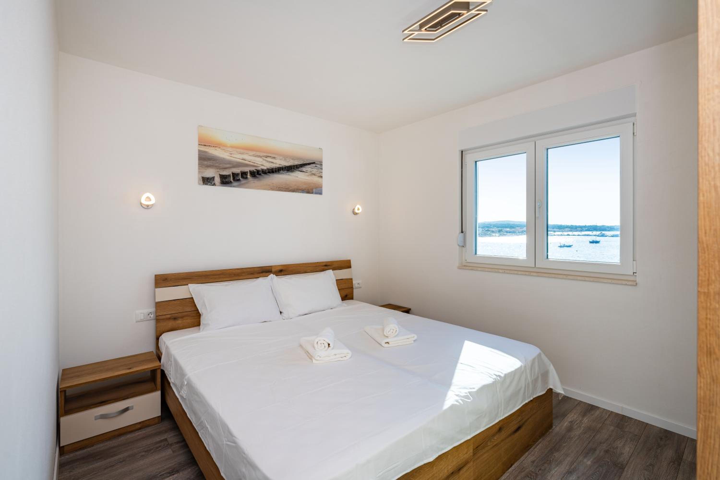 LUXURY BEACHFRONT PARADISE Vir
