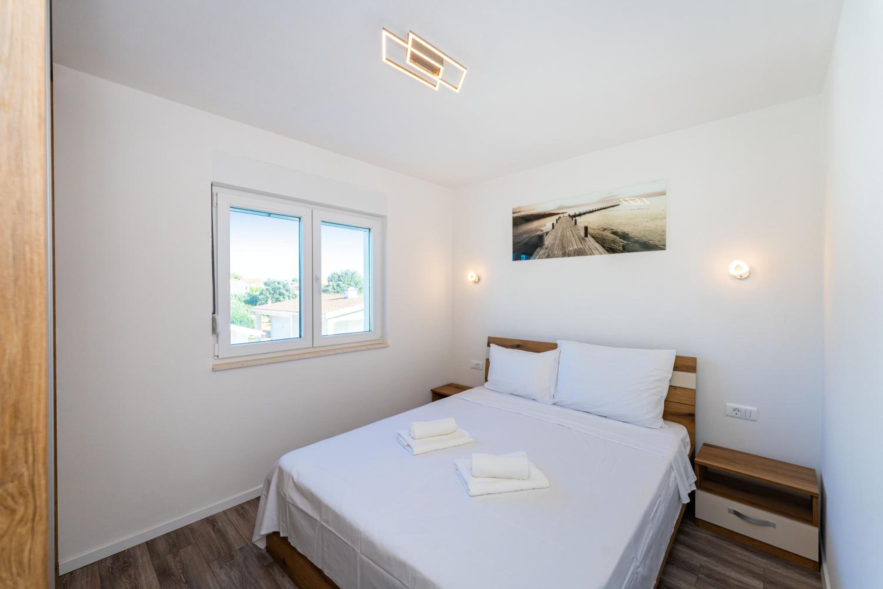 LUXURY BEACHFRONT PARADISE Vir