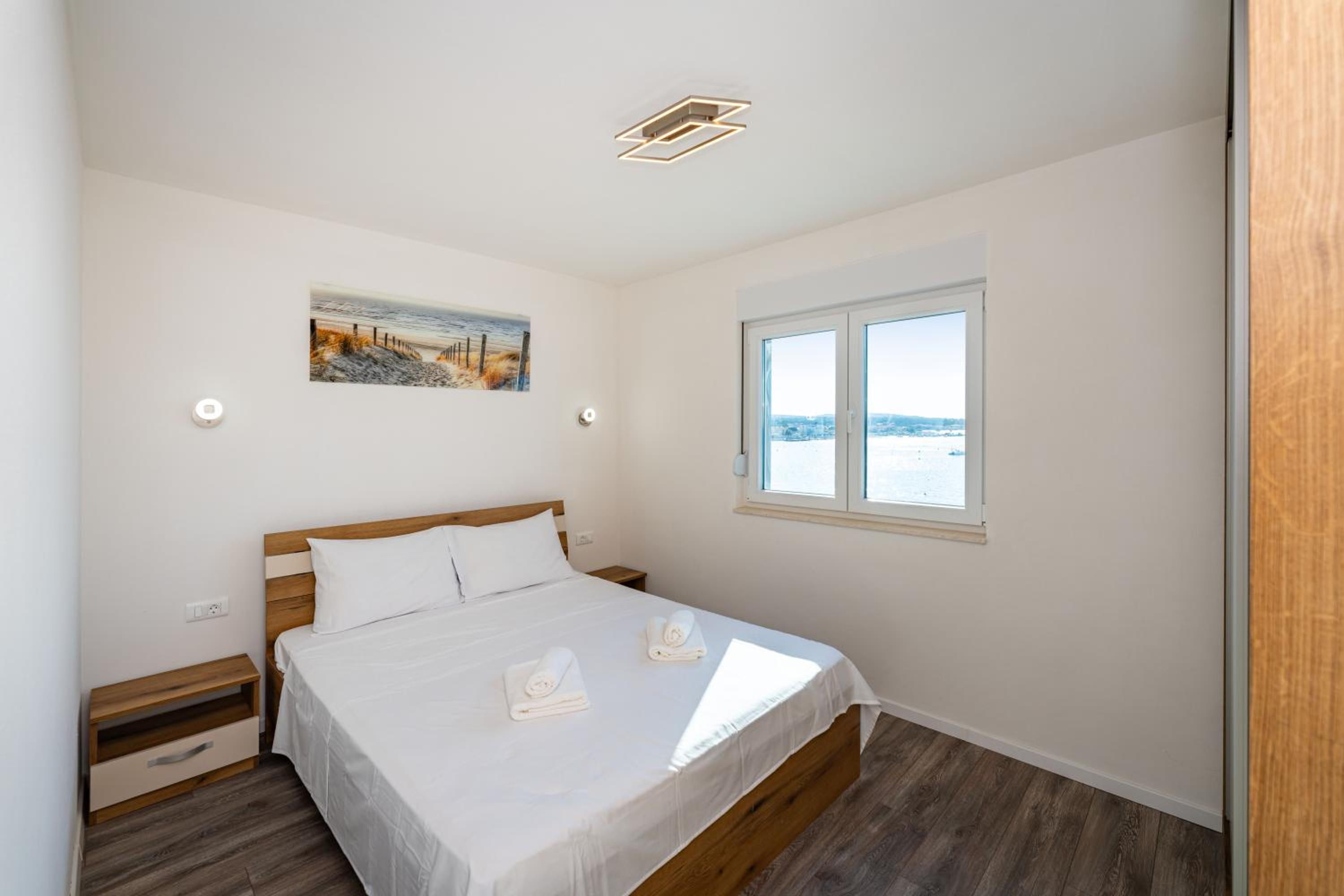 LUXURY BEACHFRONT PARADISE Vir