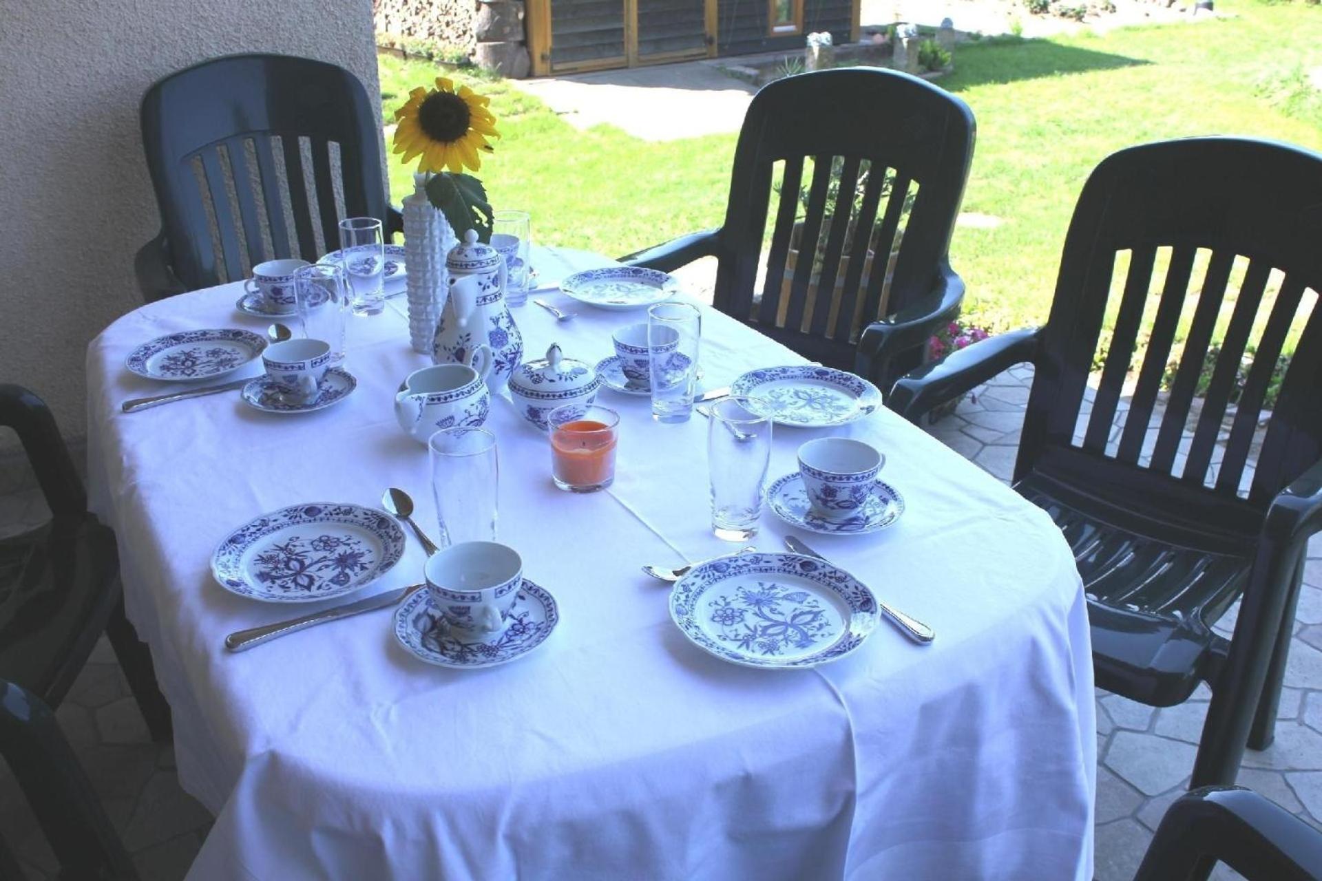 Gemütliches Doppelzimmer in Landhaus mit Garten und Terrasse