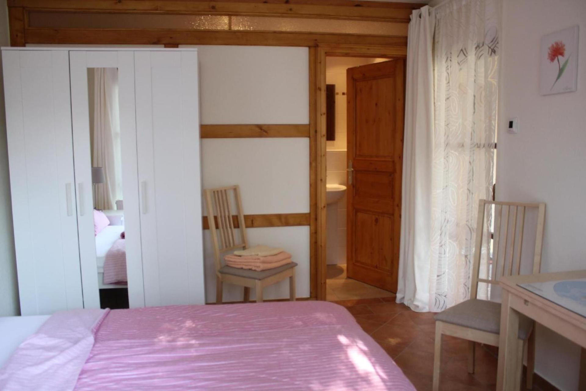 Gemütliches Doppelzimmer in Landhaus mit Garten und Terrasse