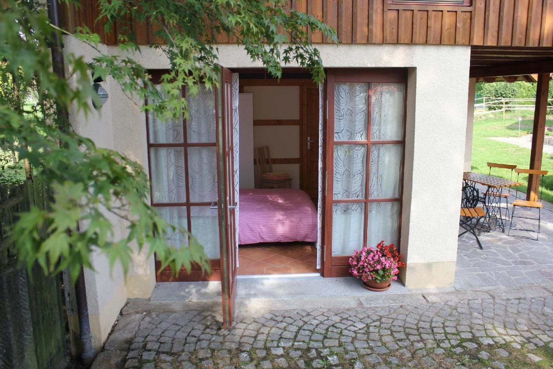Gemütliches Doppelzimmer in Landhaus mit Garten und Terrasse