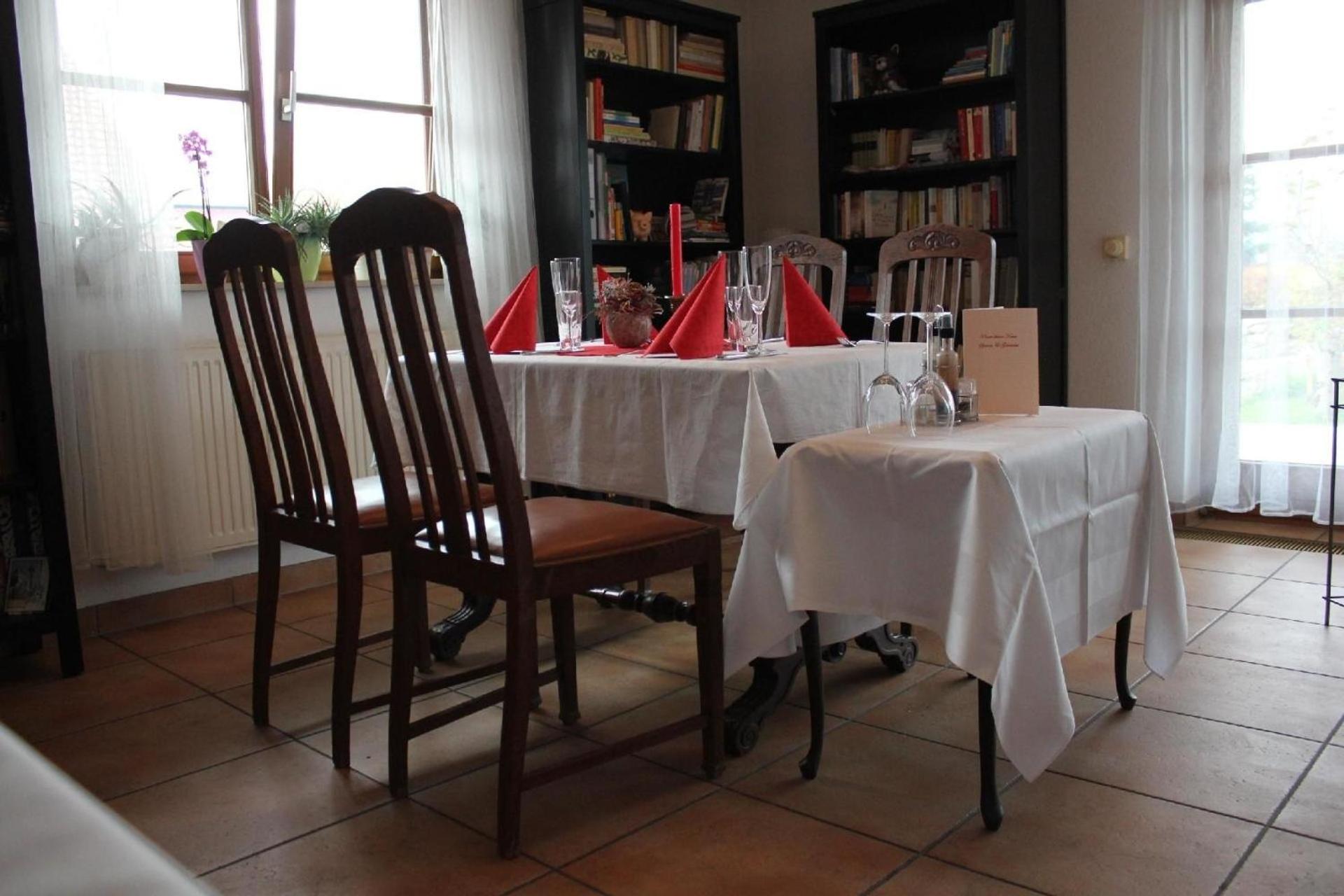 Gemütliches Doppelzimmer in Landhaus mit Garten und Terrasse