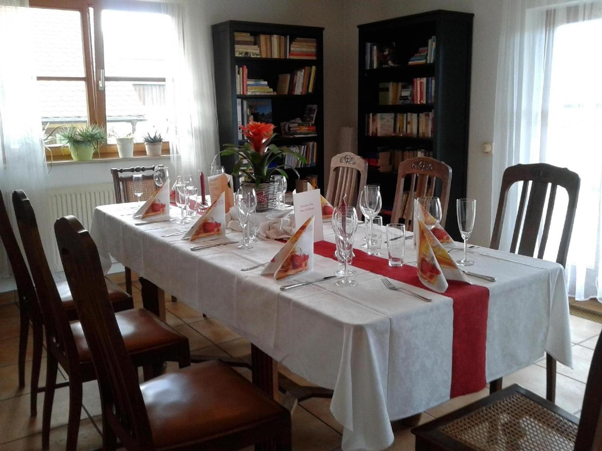 Gemütliches Doppelzimmer in Landhaus mit Garten und Terrasse