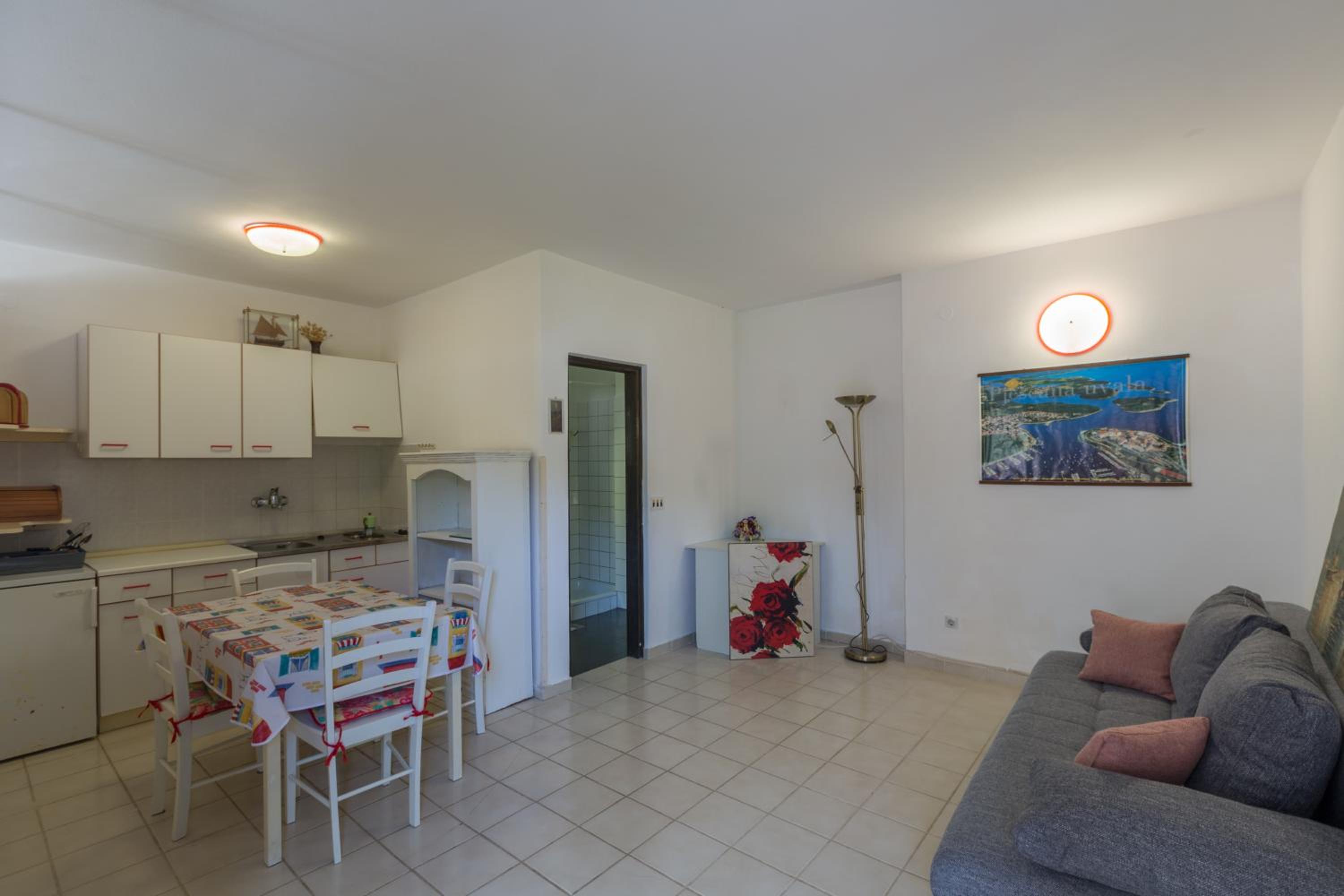 Sandy bay apartments with pool photo 2