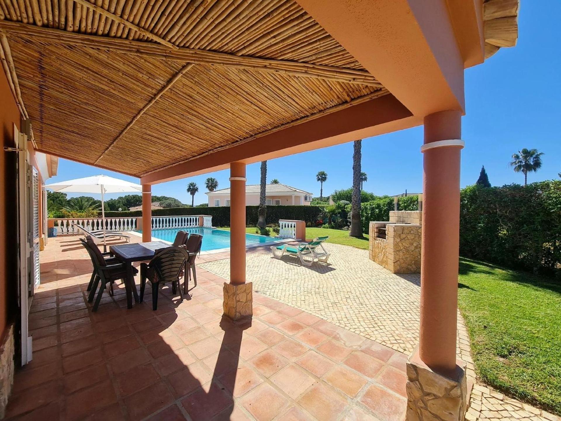 Herrliche Ferienvilla mit privaten Pool, Garten und Kinderspielplatz view 2