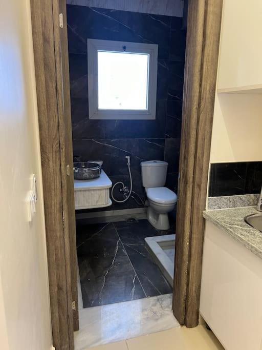 Small lovely cheerful apartment close to El Gouna