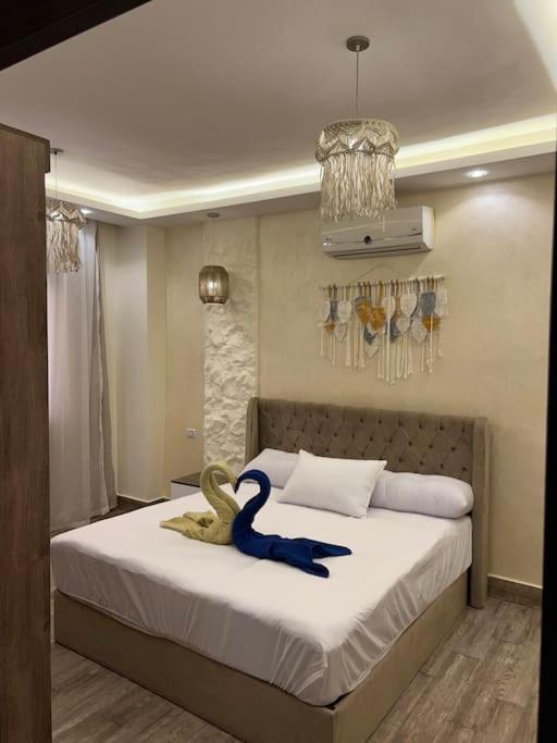 Small lovely cheerful apartment close to El Gouna