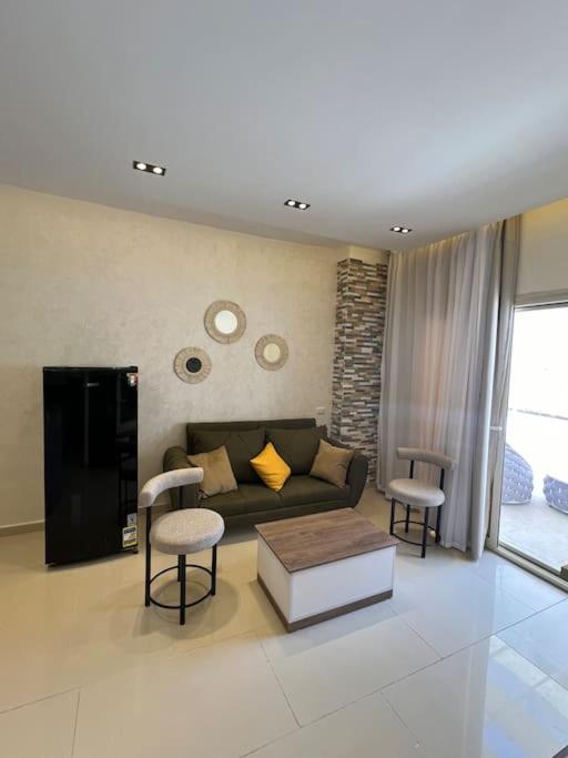 Small lovely cheerful apartment close to El Gouna