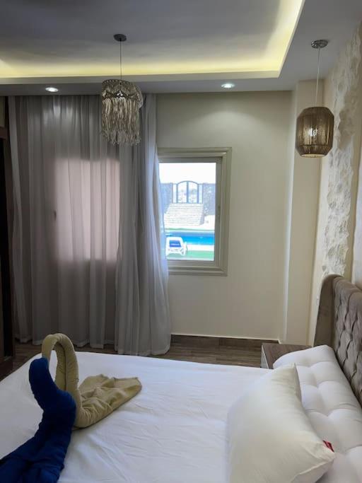 Small lovely cheerful apartment close to El Gouna