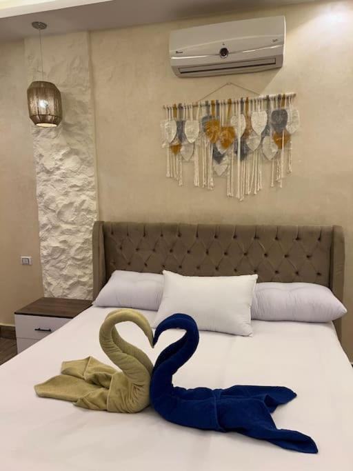Small lovely cheerful apartment close to El Gouna