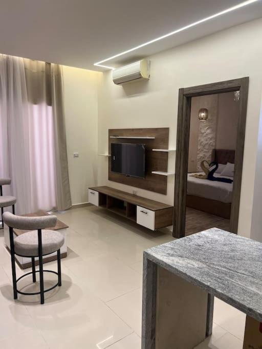 Small lovely cheerful apartment close to El Gouna