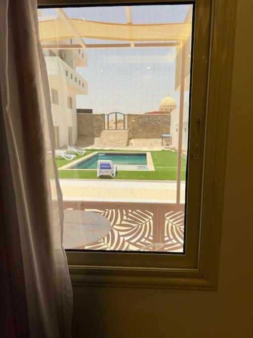 Small lovely cheerful apartment close to El Gouna