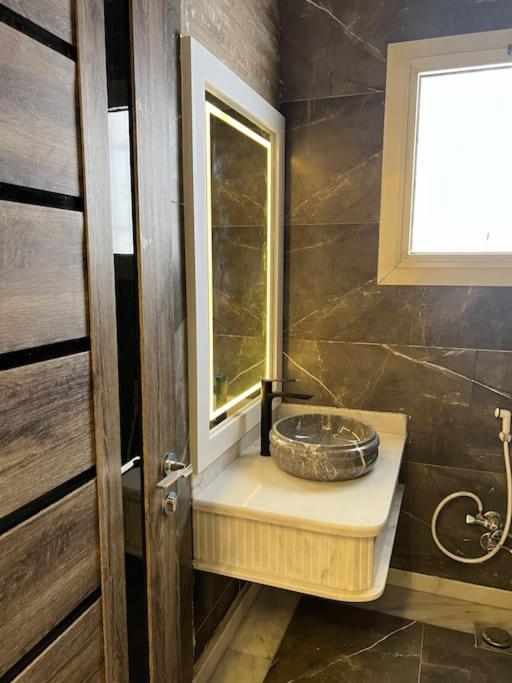 Small lovely cheerful apartment close to El Gouna