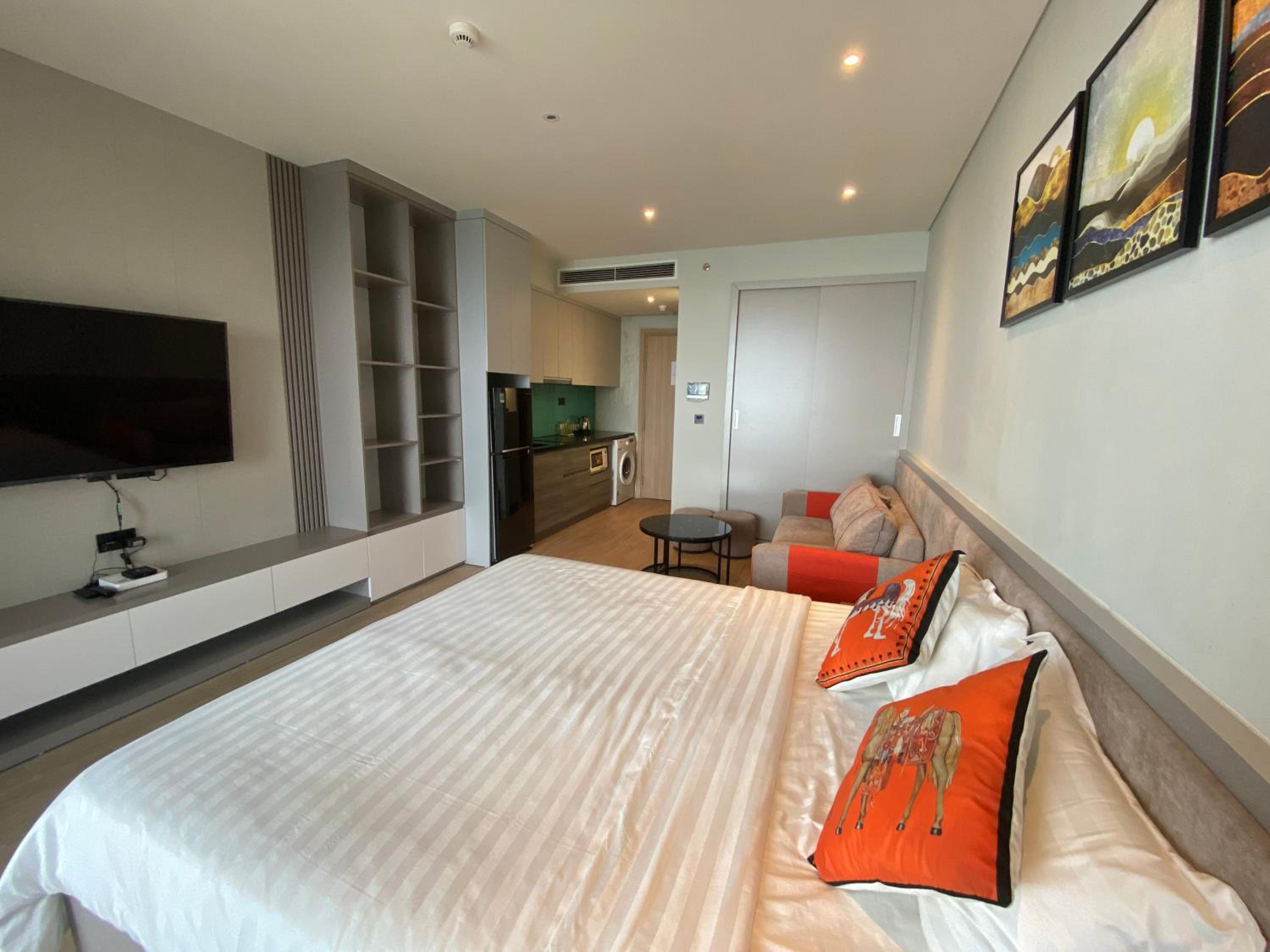 Sea View studio - Citadines Marine Hạ Long view 3