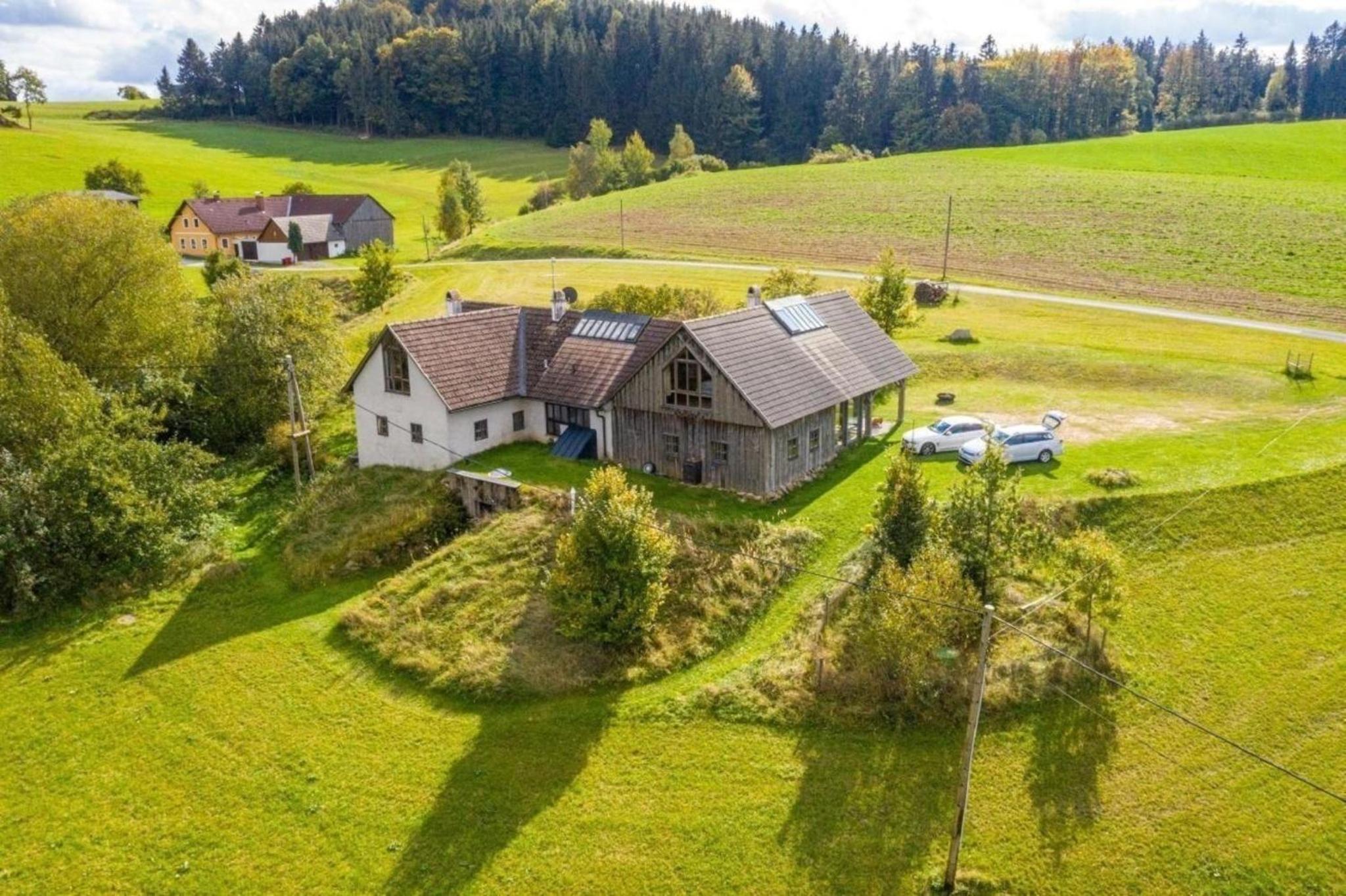 Wunderschönes Ferienhaus in Schloß Rosenau mit Offenerem Kamin