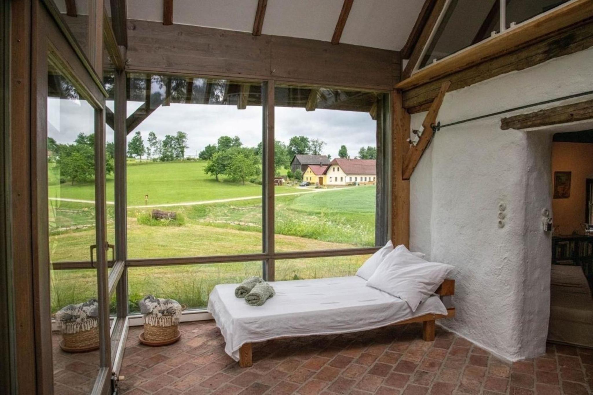 Wunderschönes Ferienhaus in Schloß Rosenau mit Offenerem Kamin