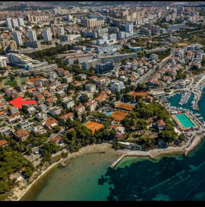 LA1 luxury apartment near Bacvice beach