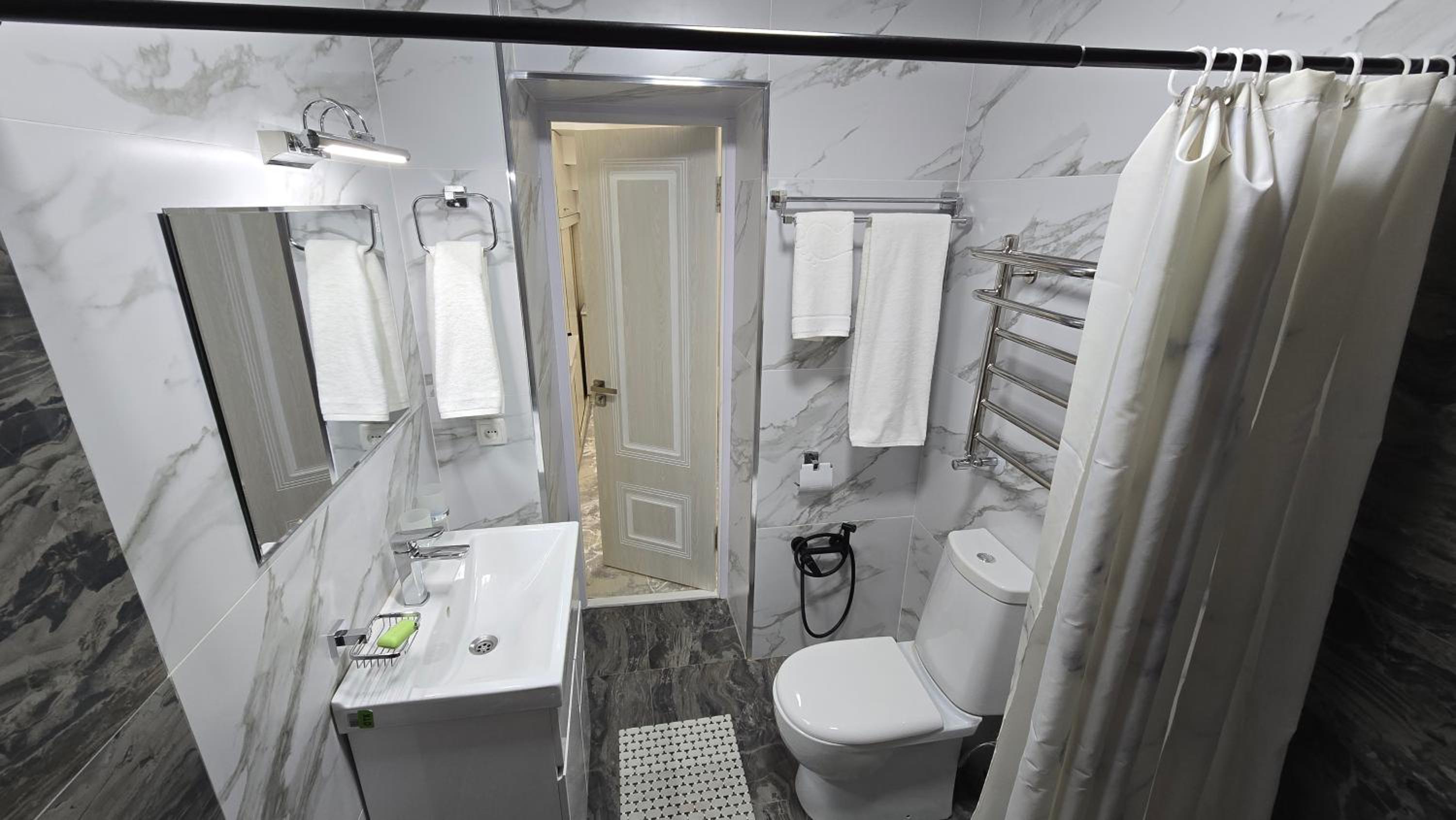 Rano's fayzli Family Guest House