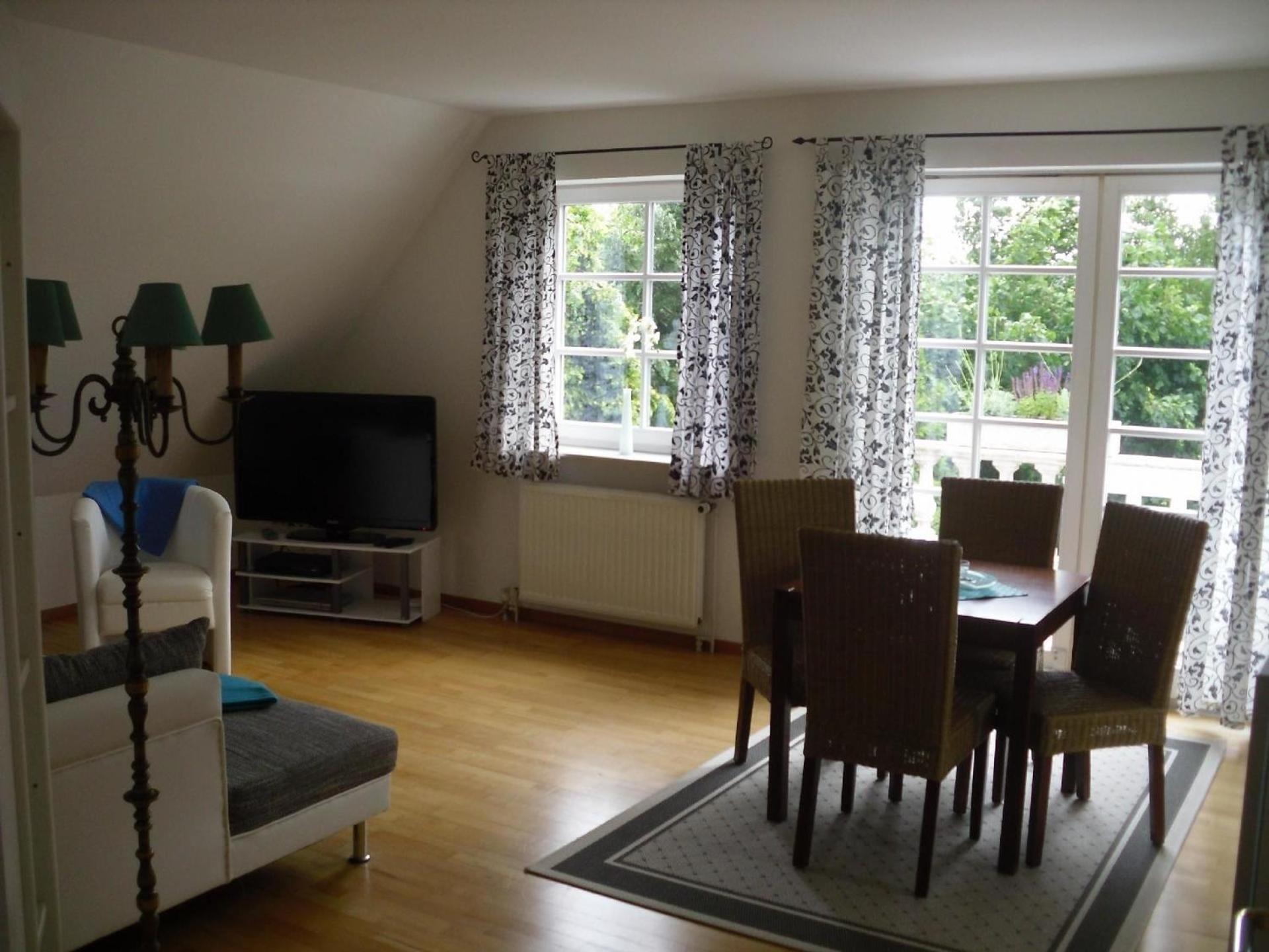 Modernisierte Ferienwohnung Mit Balkon