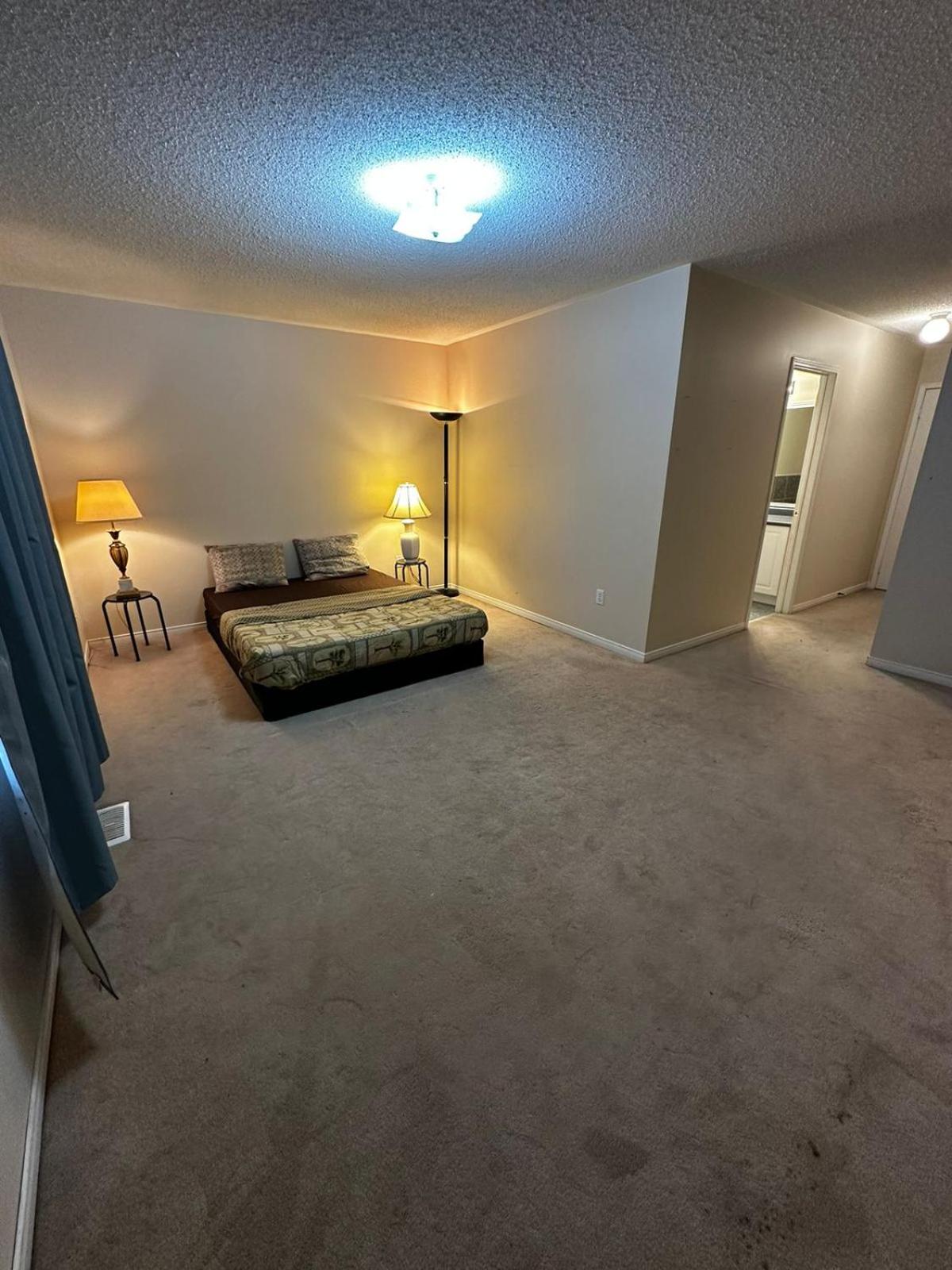 1 Brampton Executive Suite- Great Location- Opp Plaza, Restaurants, Gym, Shopping