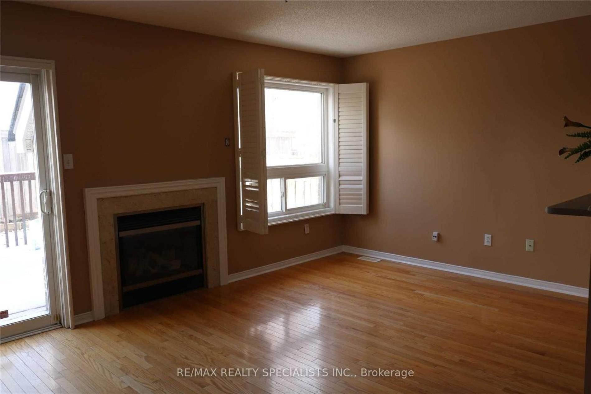 1 Brampton Executive Suite- Great Location- Opp Plaza, Restaurants, Gym, Shopping