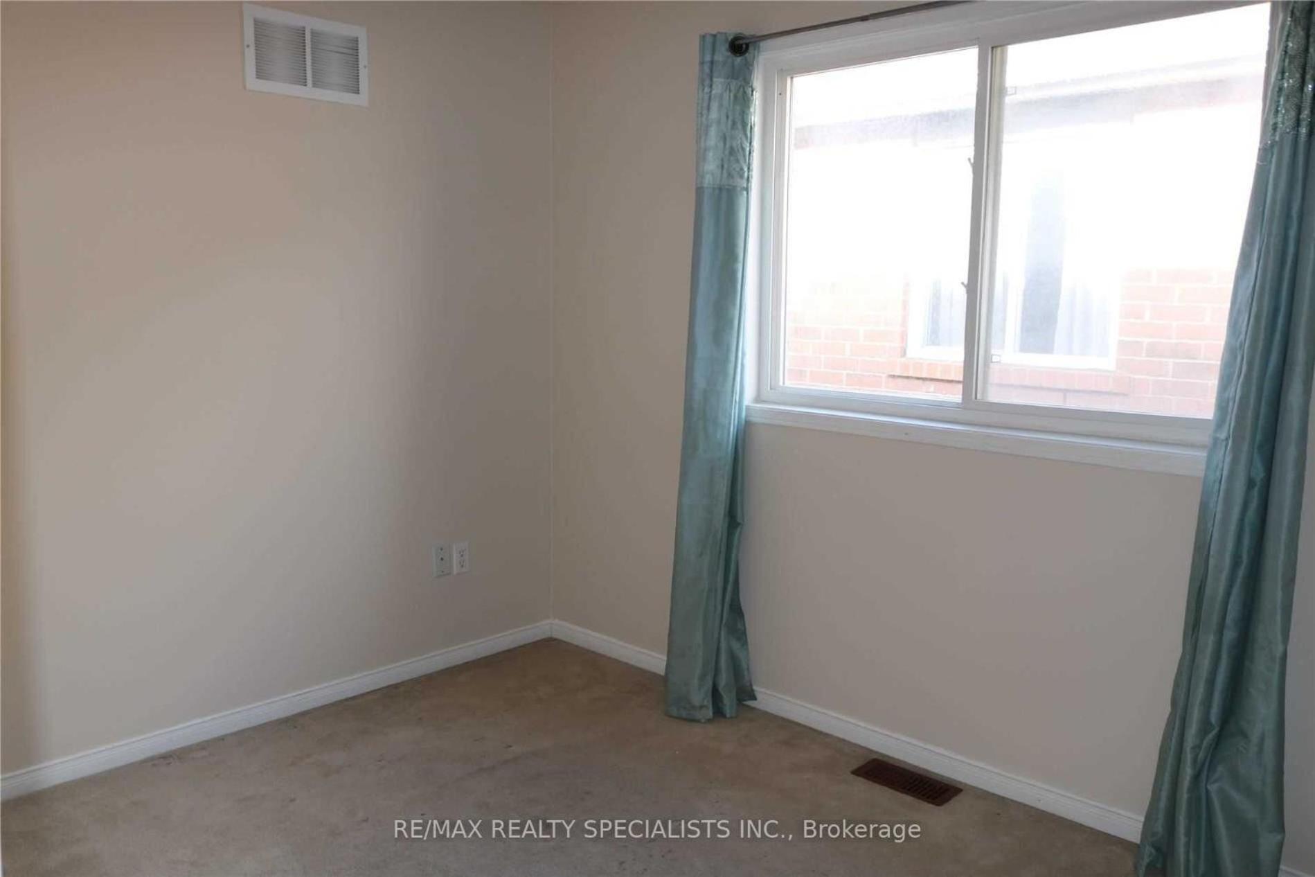 1 Brampton Executive Suite- Great Location- Opp Plaza, Restaurants, Gym, Shopping