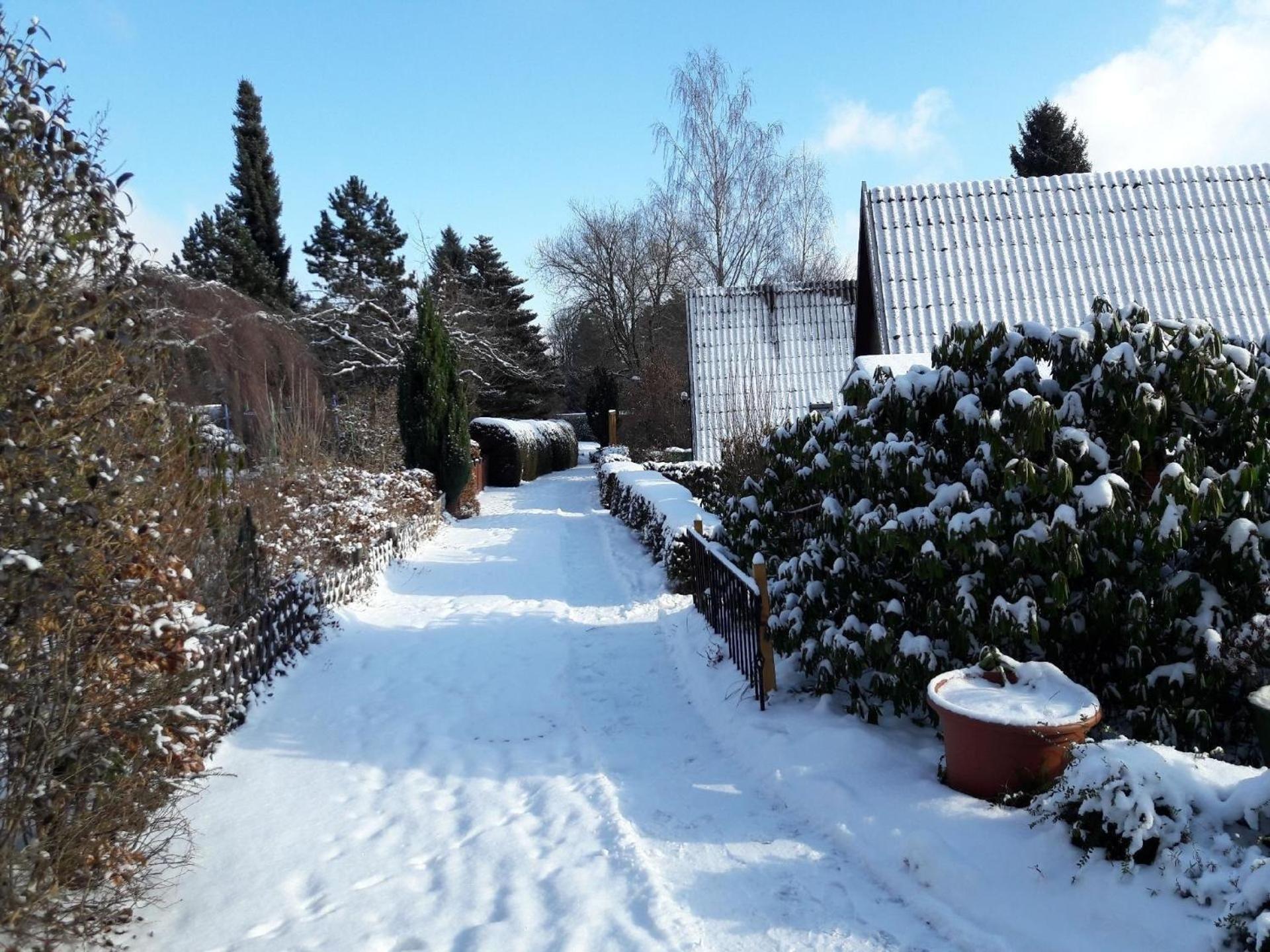 Romantisches Nurdachhaus im Grünen