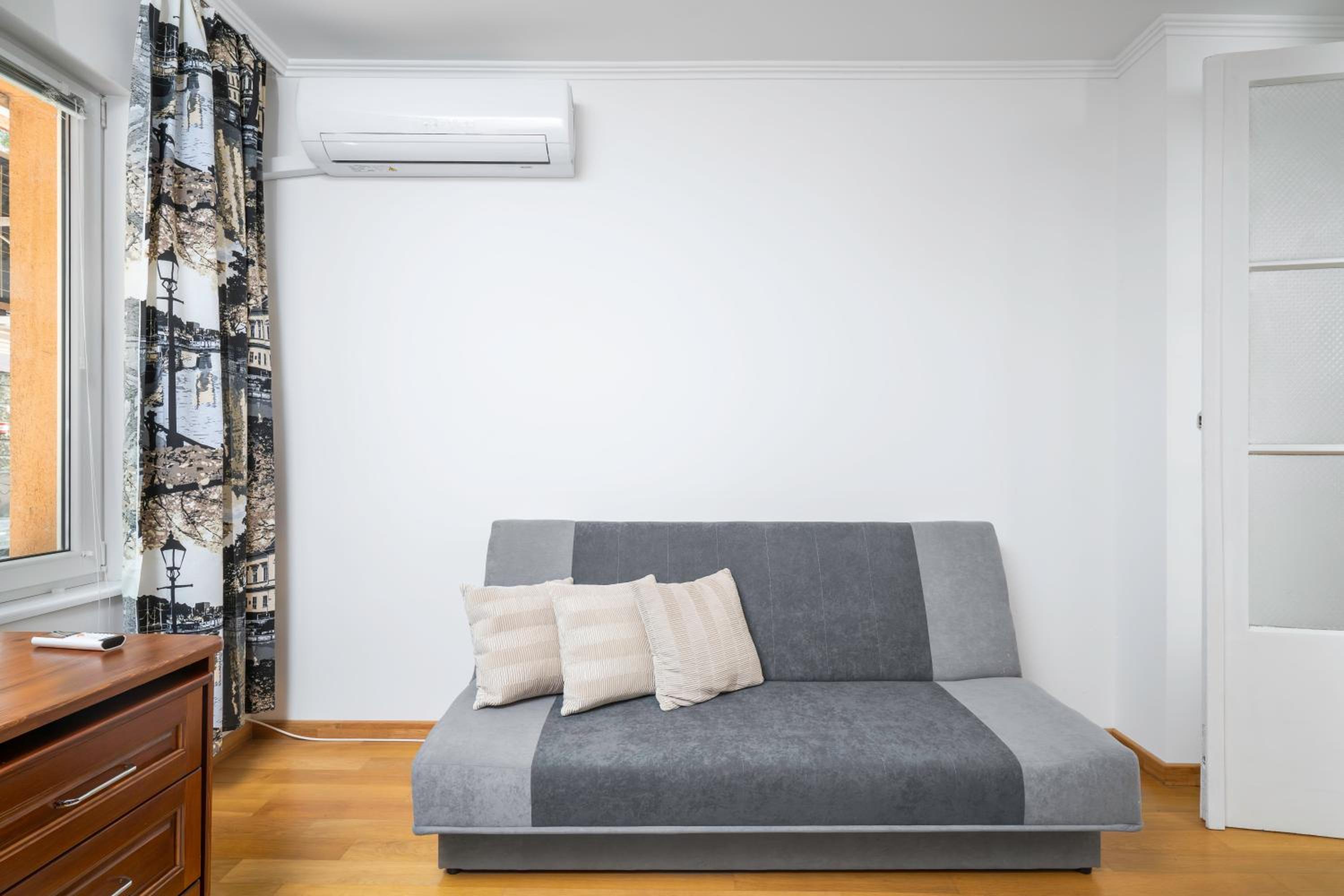 1BD flat with Desk on Russian Monument Square by Flat Mаnager
