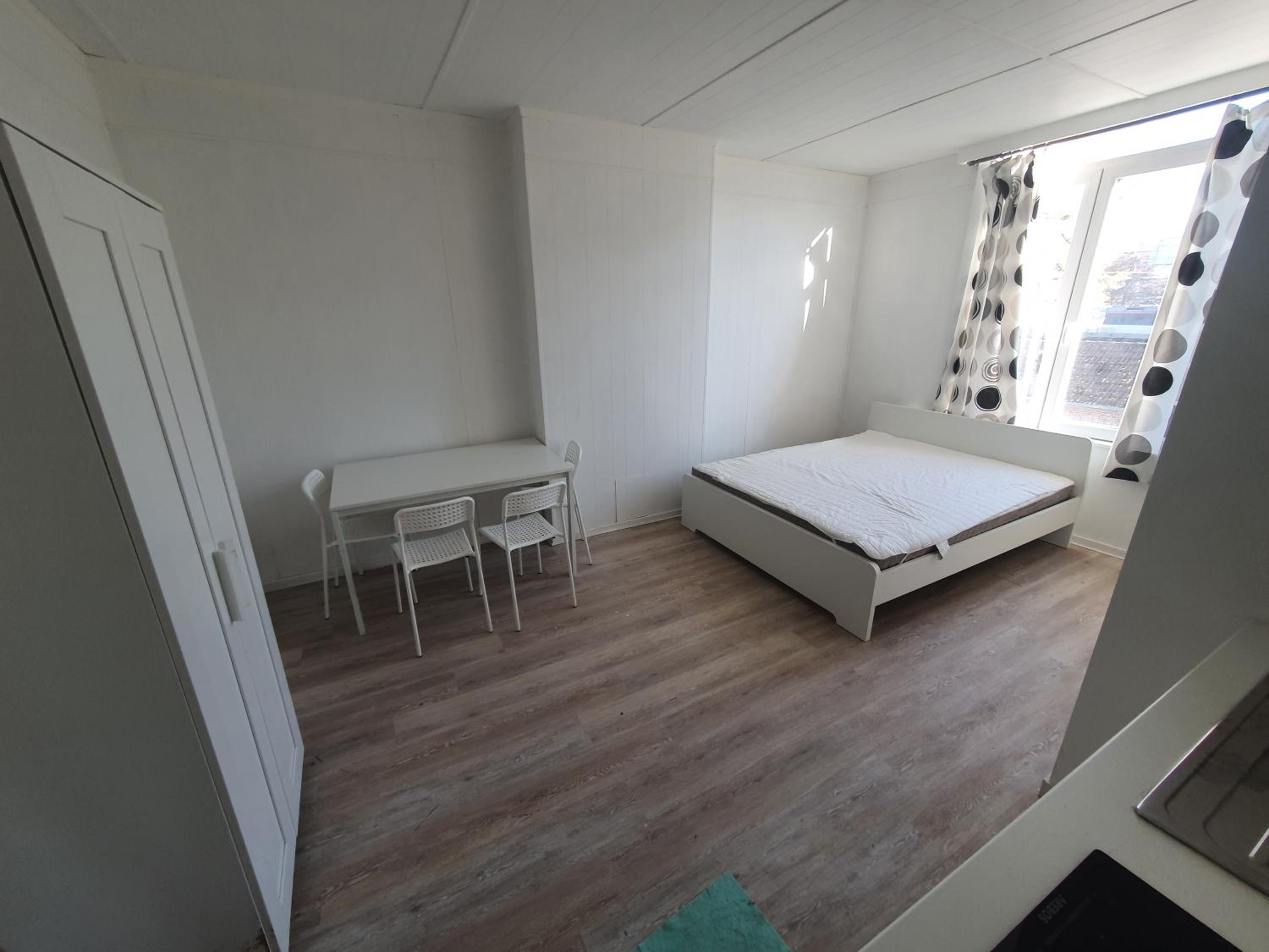 central studio for 2