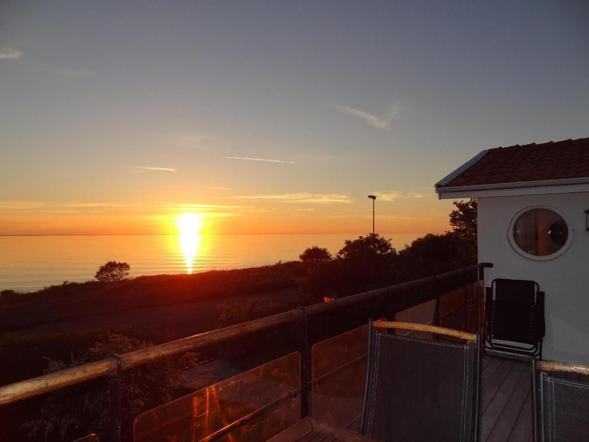 Freistehende Strandvilla mit großem Balkon