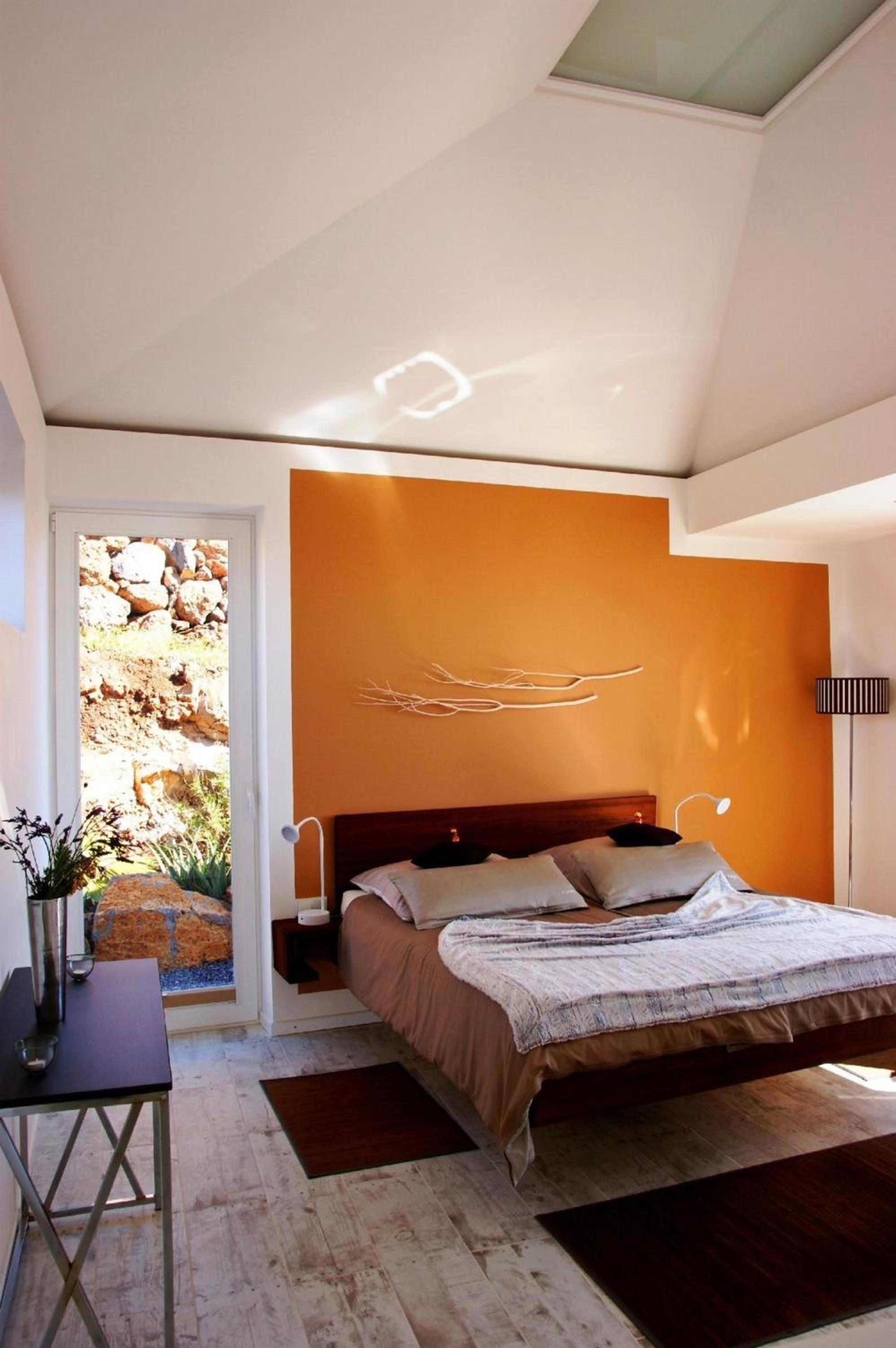 Moderne Architekten-Villa mit Infinity-Pool und Meerblick