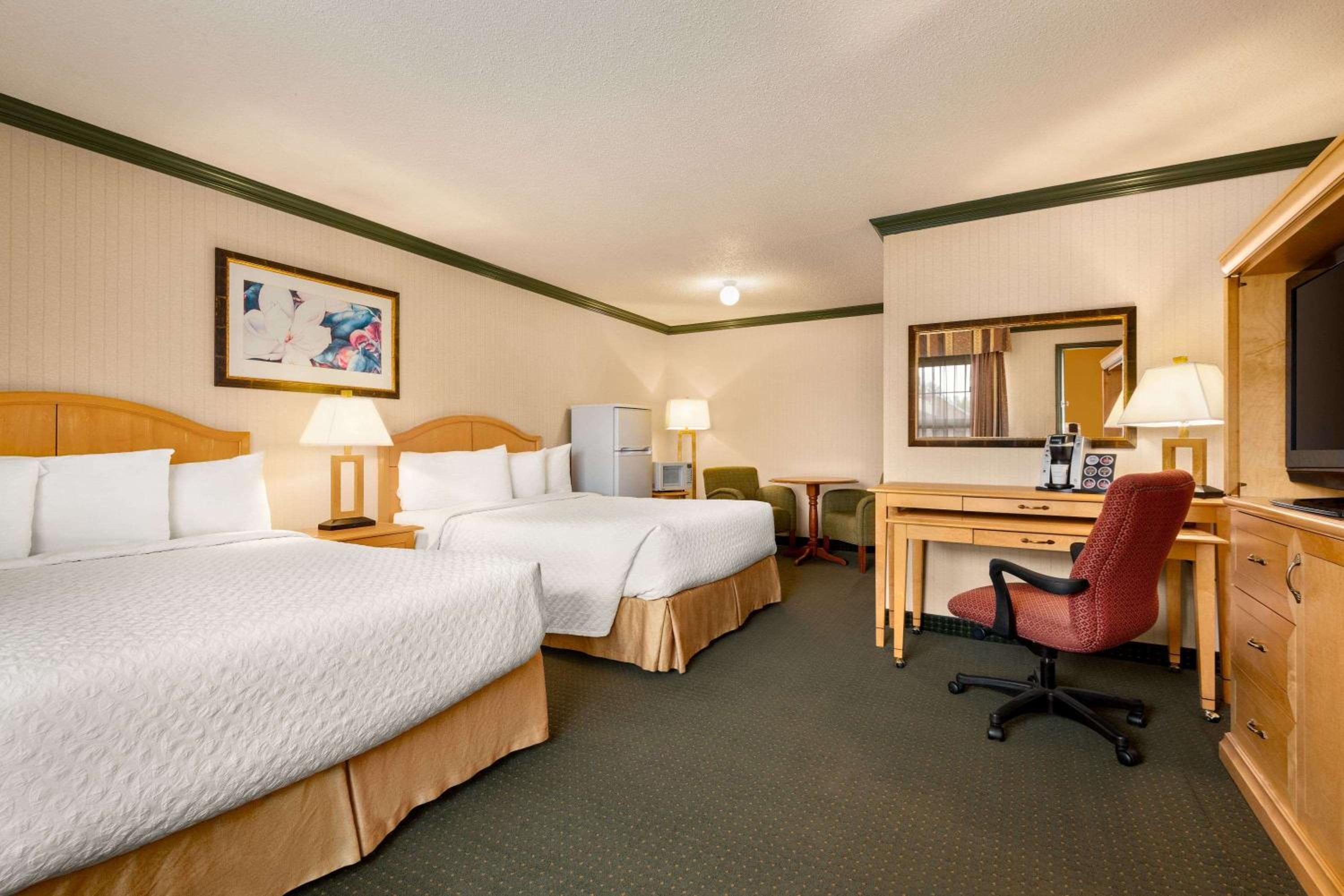 Coast Hotel Dawson Creek