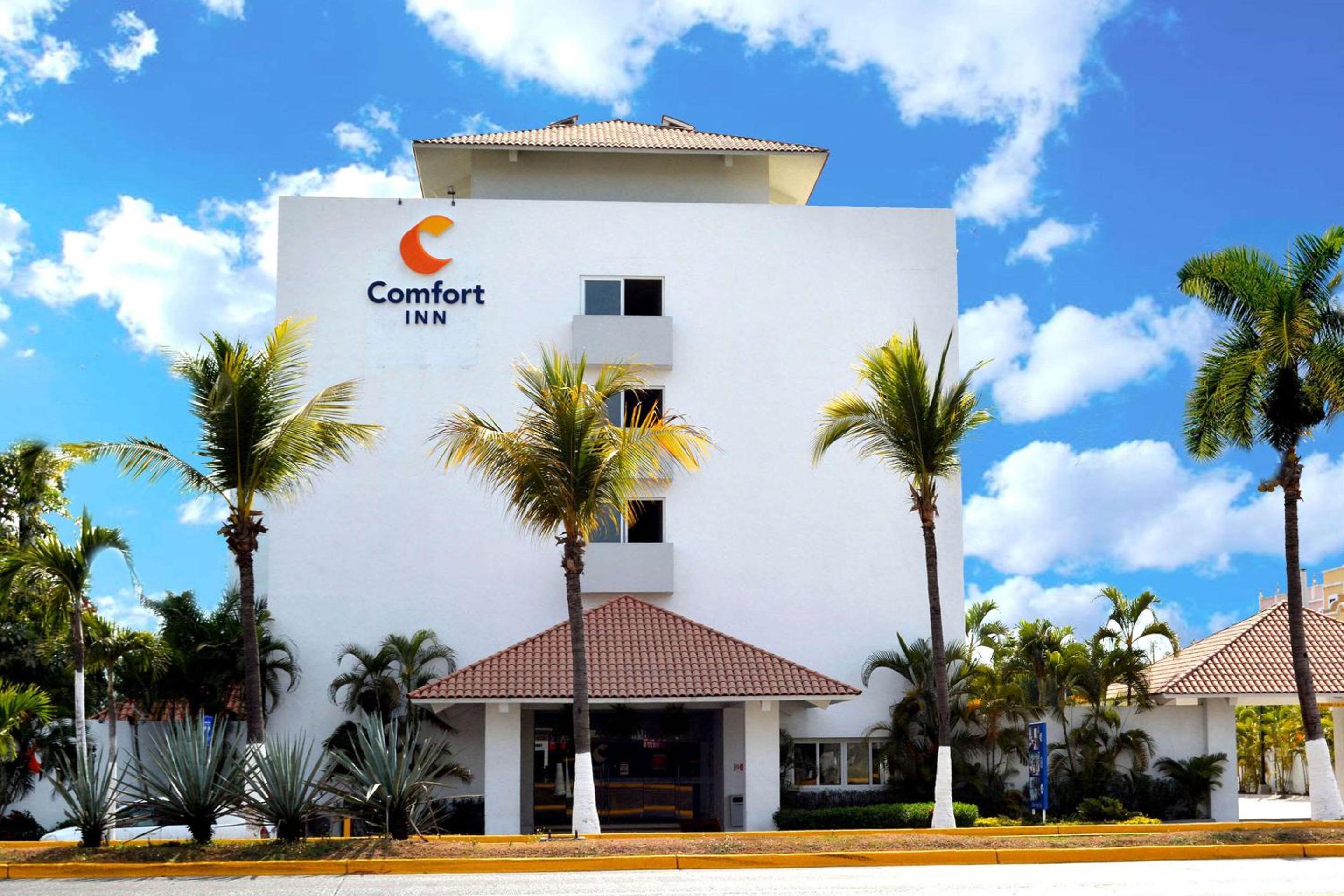 Comfort Inn Puerto Vallarta Golfside & Marina