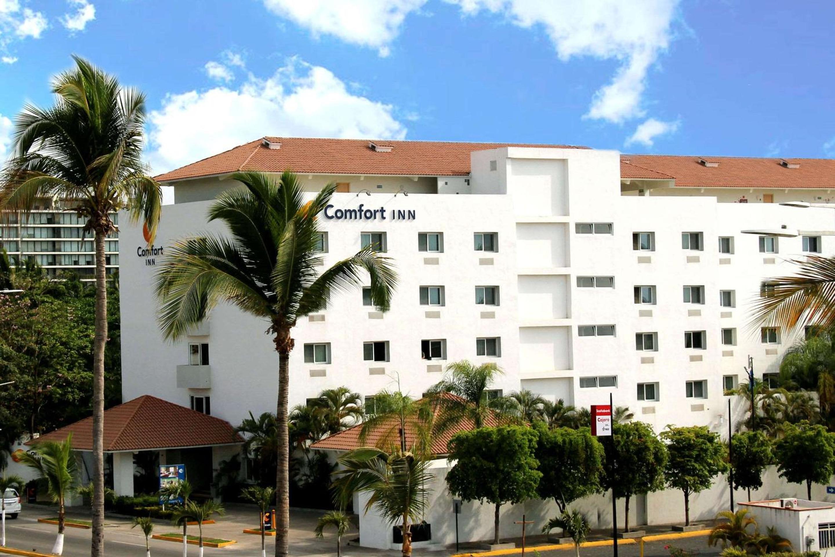 Comfort Inn Puerto Vallarta Golfside & Marina