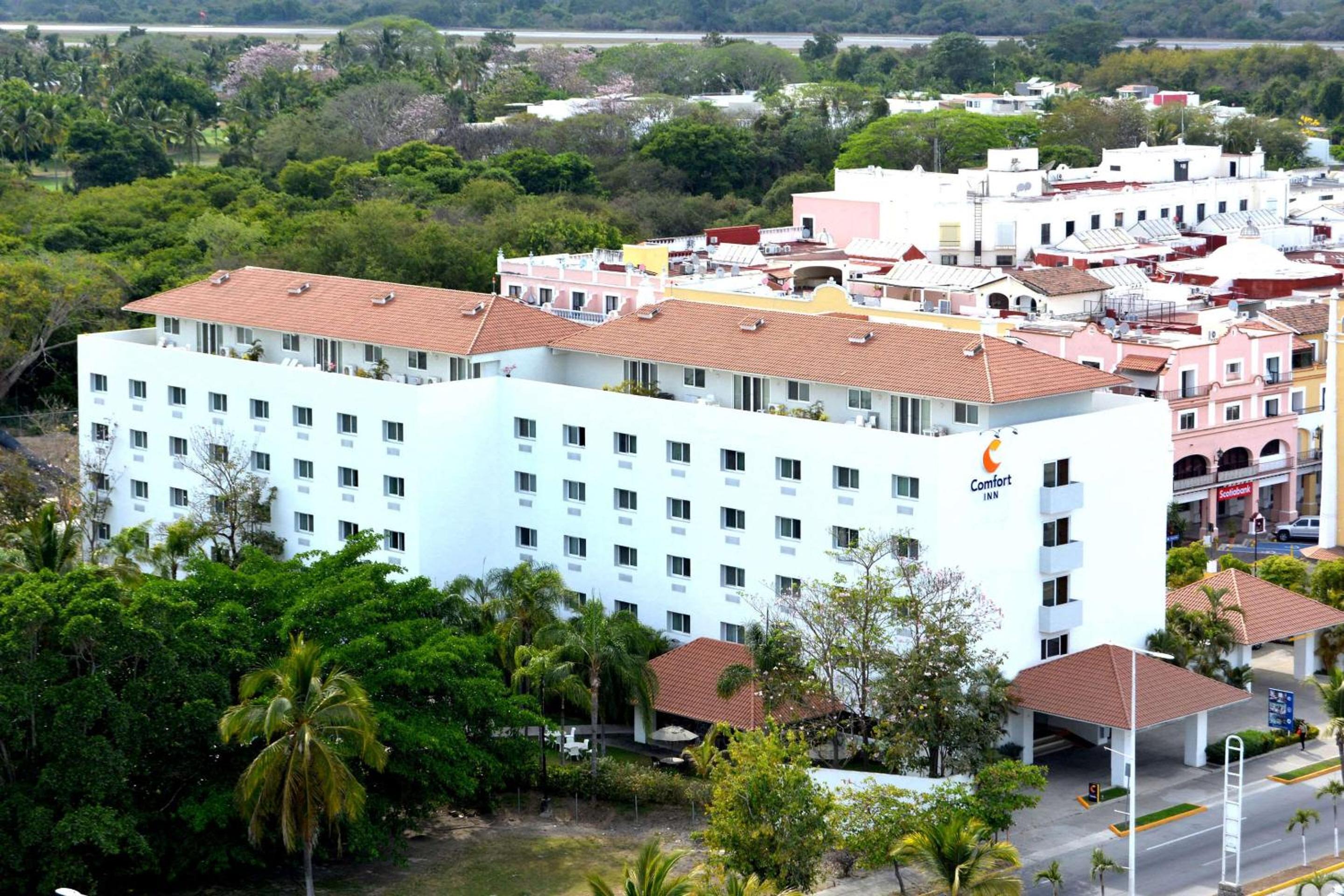 Comfort Inn Puerto Vallarta Golfside & Marina