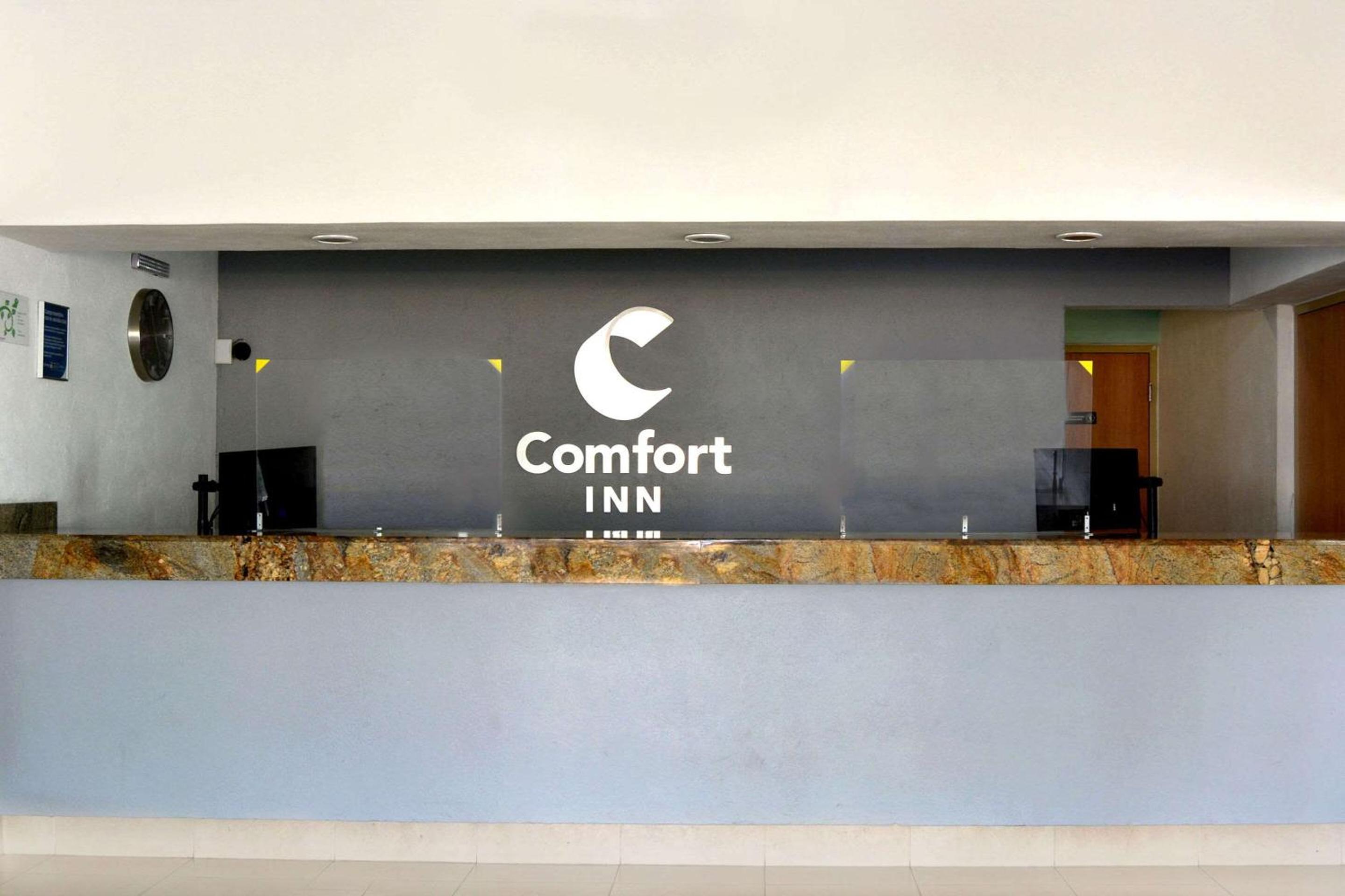 Comfort Inn Puerto Vallarta Golfside & Marina