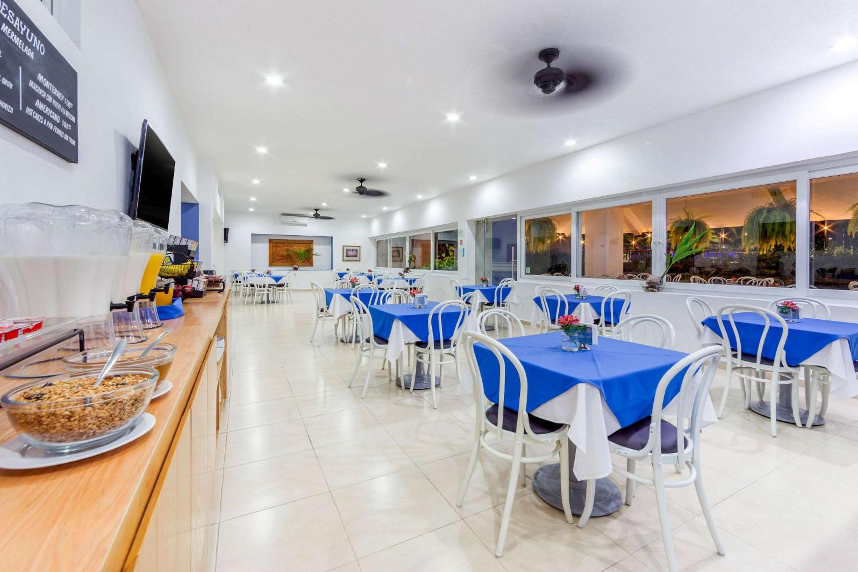 Comfort Inn Puerto Vallarta Golfside & Marina