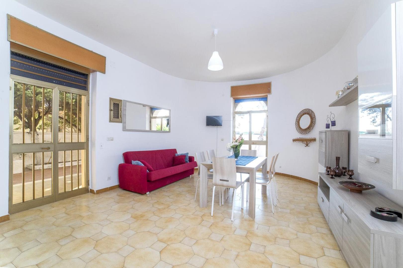 Villa Cristina a 50 mt dalla spiaggia Specchiarica di San Pietro in Bevagna view 4