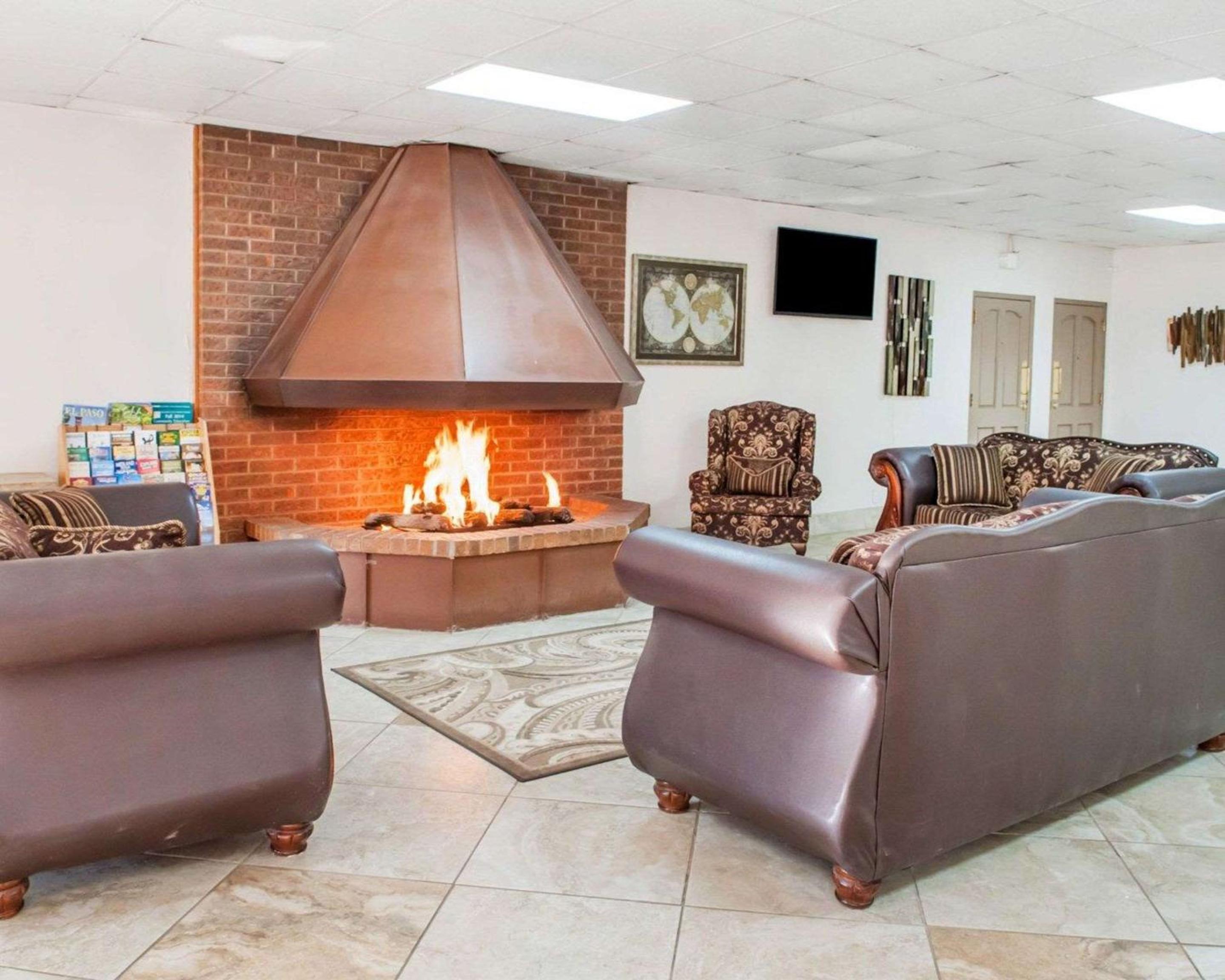 Econo Lodge Carlsbad Caverns Area